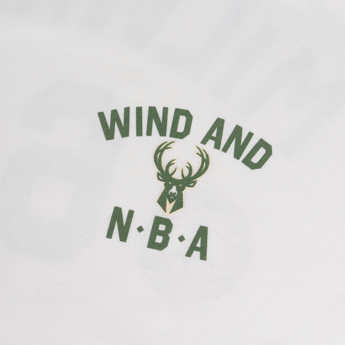 25AW ×NBA ミルウォーキー・バックス チームロゴ Tシャツ(NBA MILWANKEE TEE)
