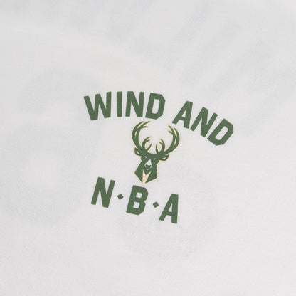 25AW ×NBA ミルウォーキー・バックス チームロゴ Tシャツ(NBA MILWANKEE TEE)