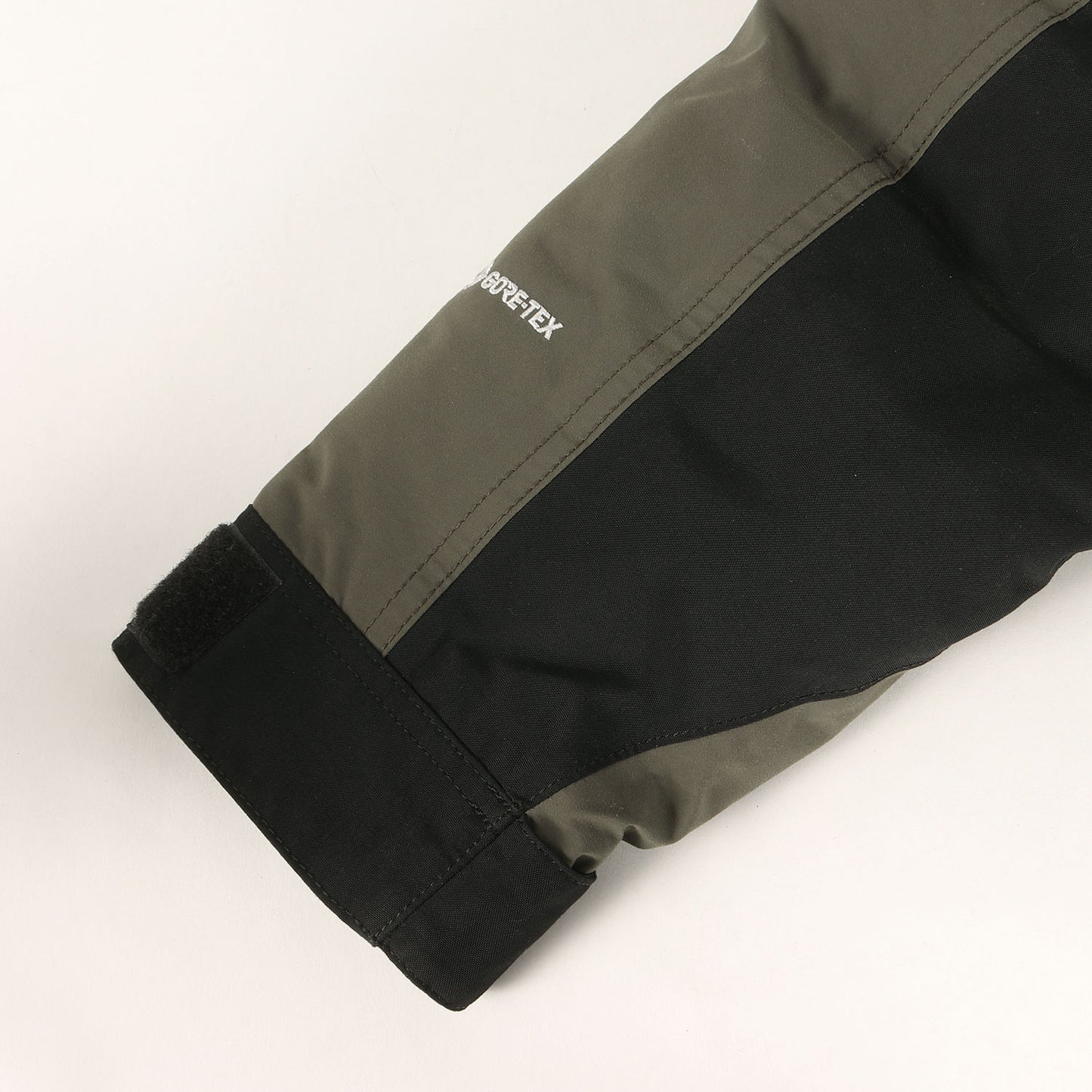 GORE-TEX マウンテン ダウンジャケット (Mountain Down Jacket)