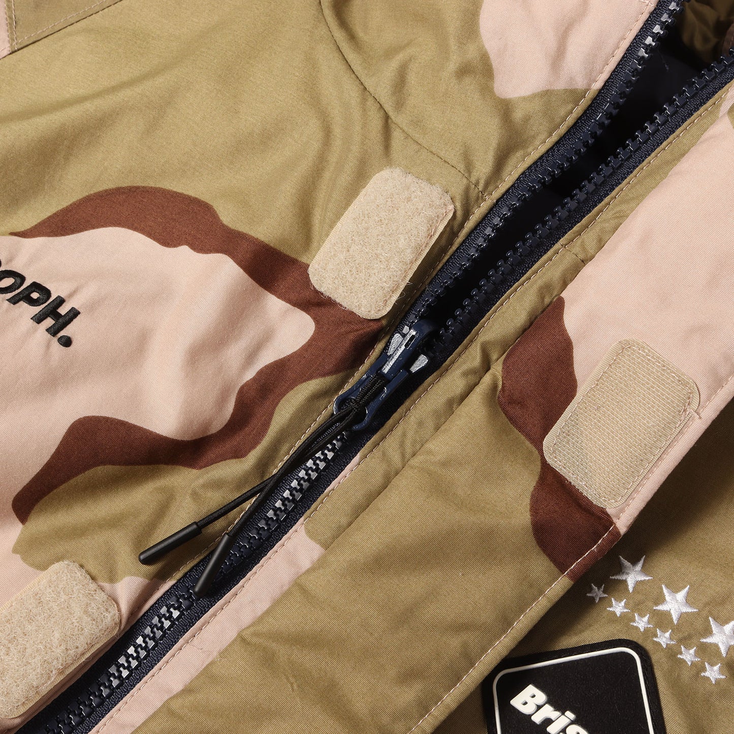リバーシブル フーデッド 中綿 ジャケット(REVERSIBLE PADDED JACKET)