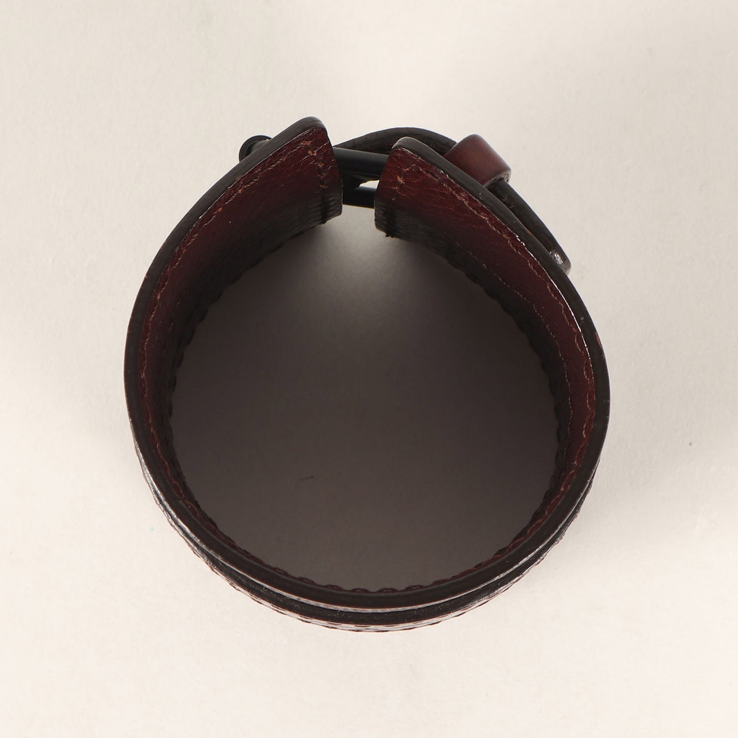 00s クロス型押し レザー ブレスレット