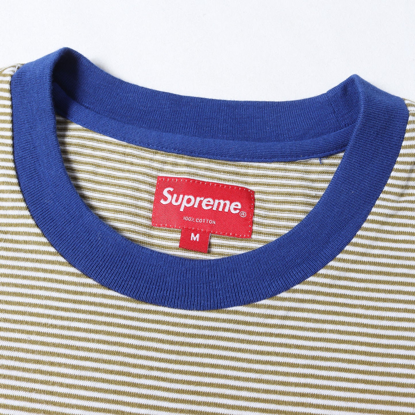 バックロゴ マイクロボーダー Tシャツ(Micro Stripe Tee)