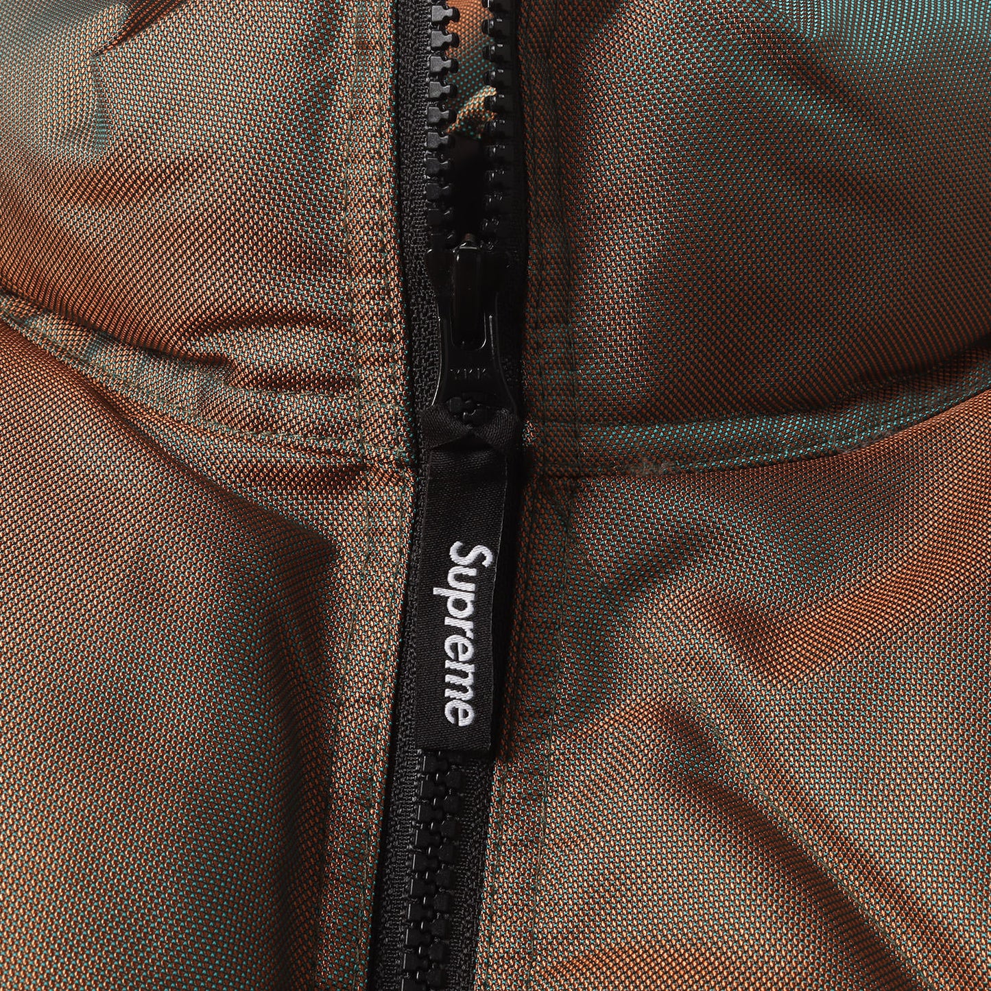 イリディセント パフィー ダウンジャケット(Iridescent Puffy Jacket)