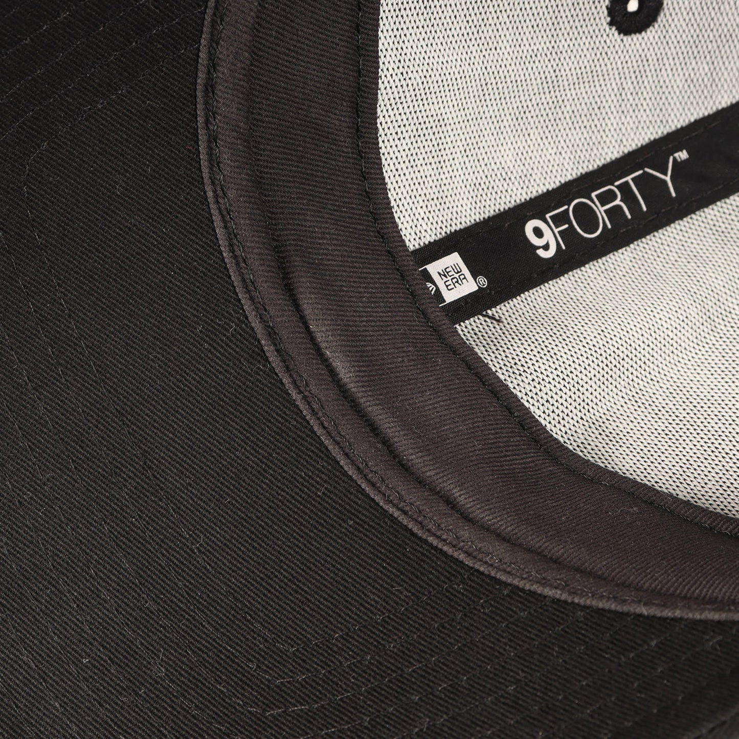 23AW ×NEW ERA エンブレムロゴ 6パネルキャップ(EMBLEM 9FORTY CAP)