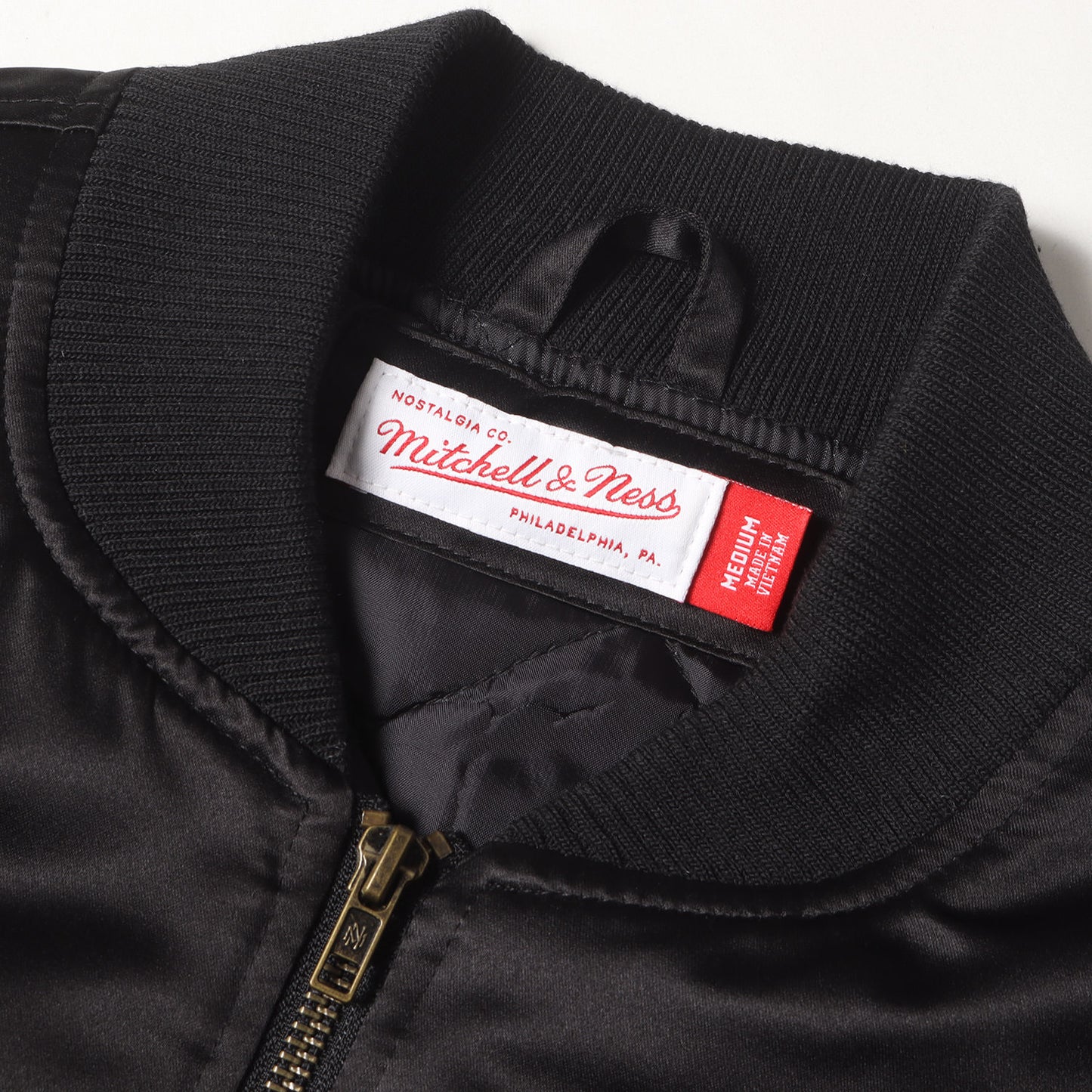 24SS ×Agust D ×ロサンゼルス・レイカーズ サテン ボンバージャケット(Bomber Jacket)