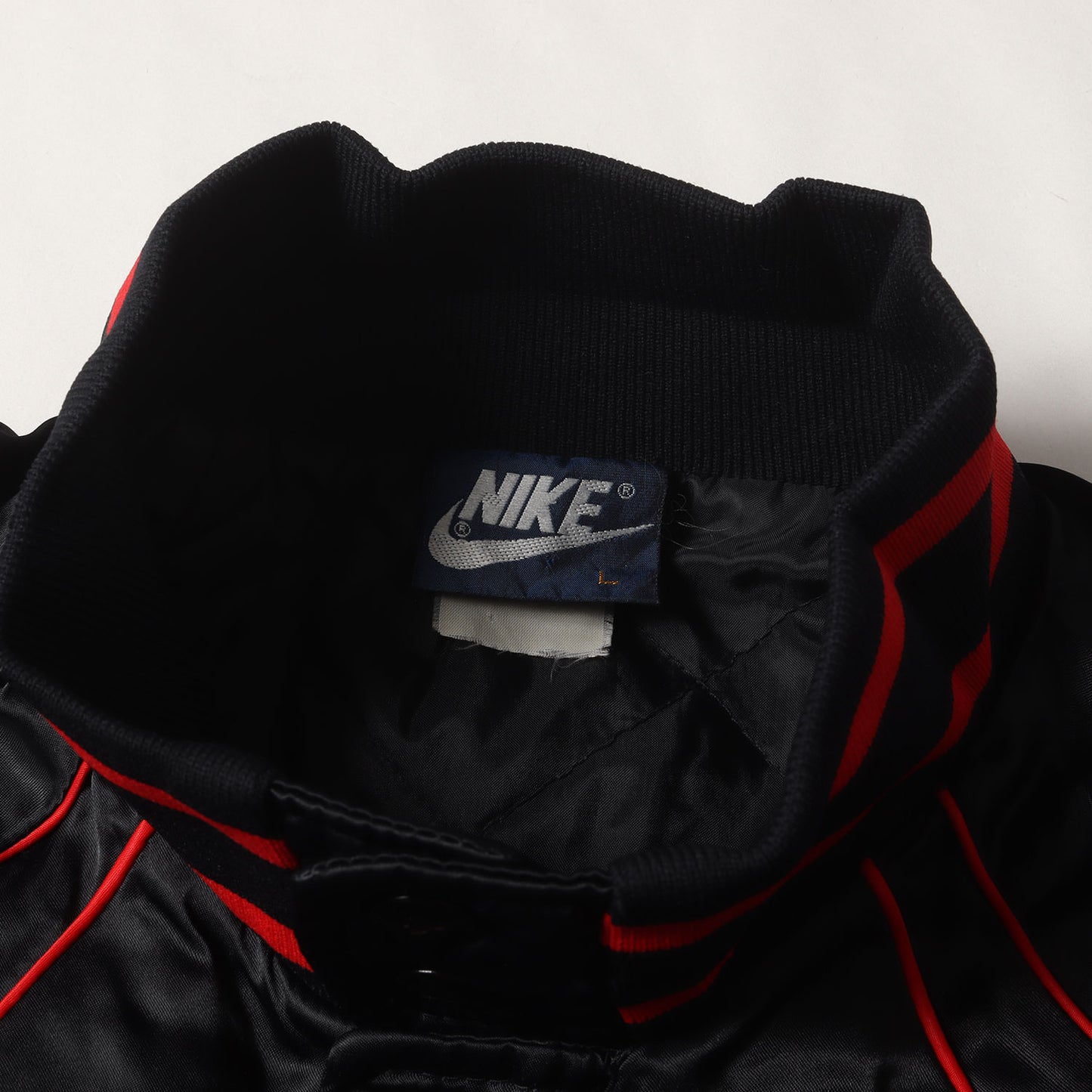 [紺タグ AJ1ブレッドカラー] 80s AIR JORDAN ウイングマークパッチ ナイロンサテン チーム ジャケット