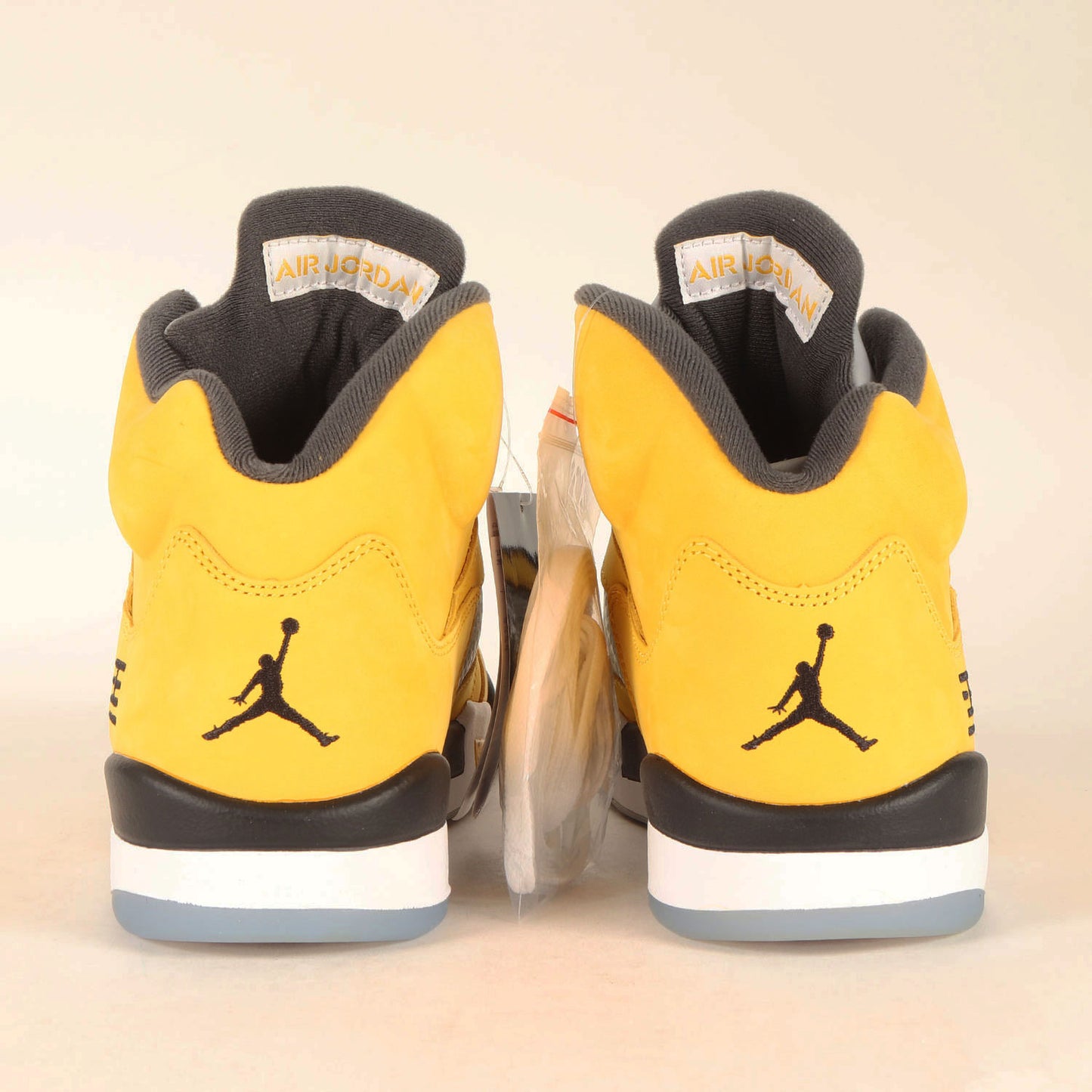 AIR JORDAN 5 RETRO T23 / 2025 (IO3372-700)