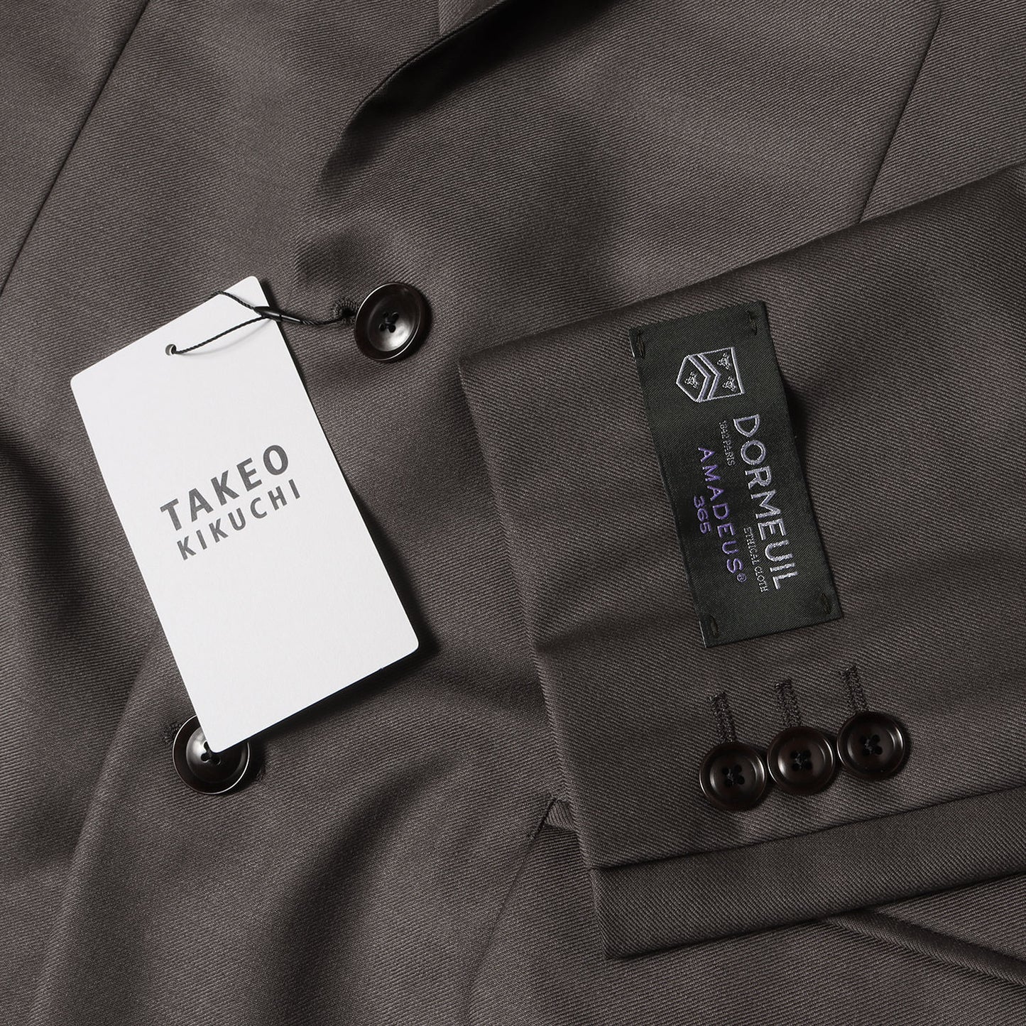 現行モデル DOUMEUIL AMASWUS 365 テーラードジャケット & スラックスパンツ セットアップ / スーツ