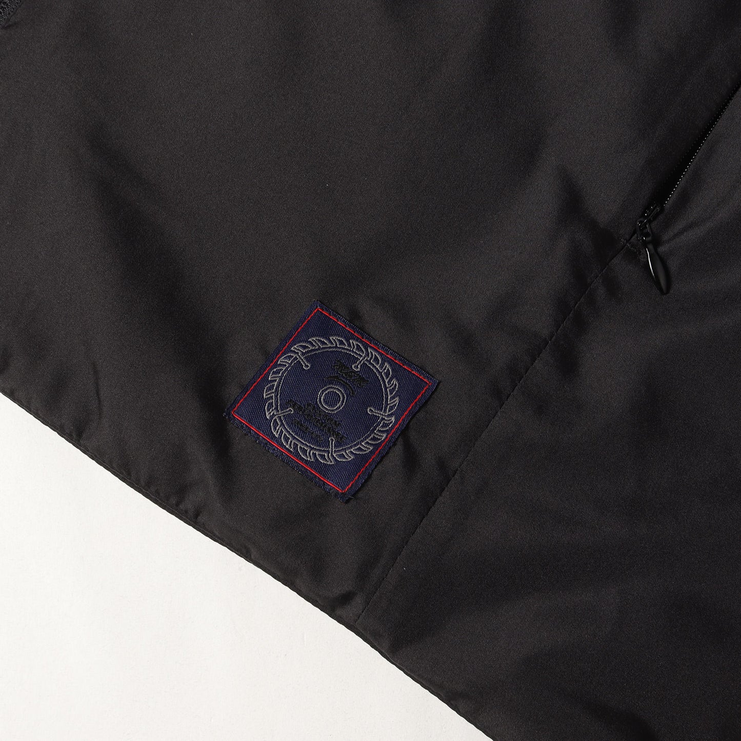 25AW ロゴ刺繍 中綿入りフーデッド ジャケット(Insulated Full Zip Parka)
