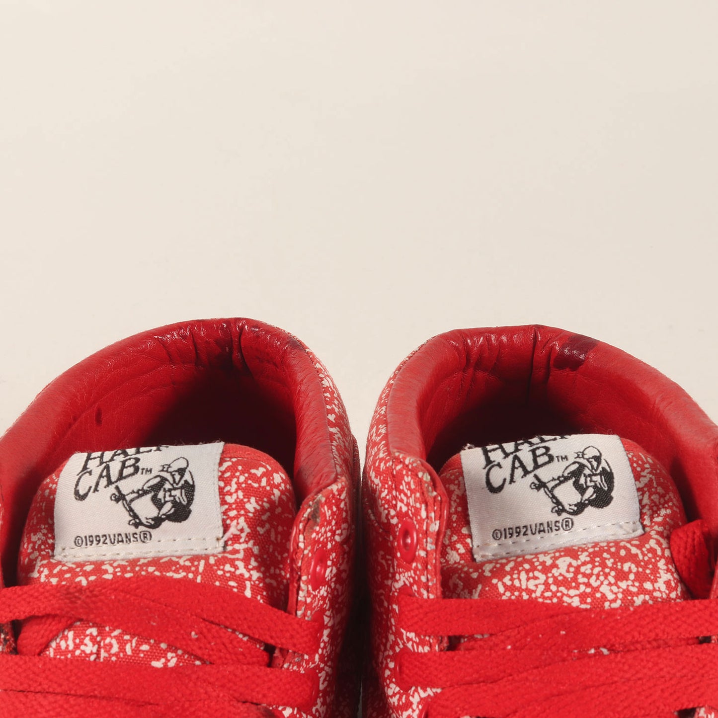 ×VANS HALF CAB DISRUPTIVE