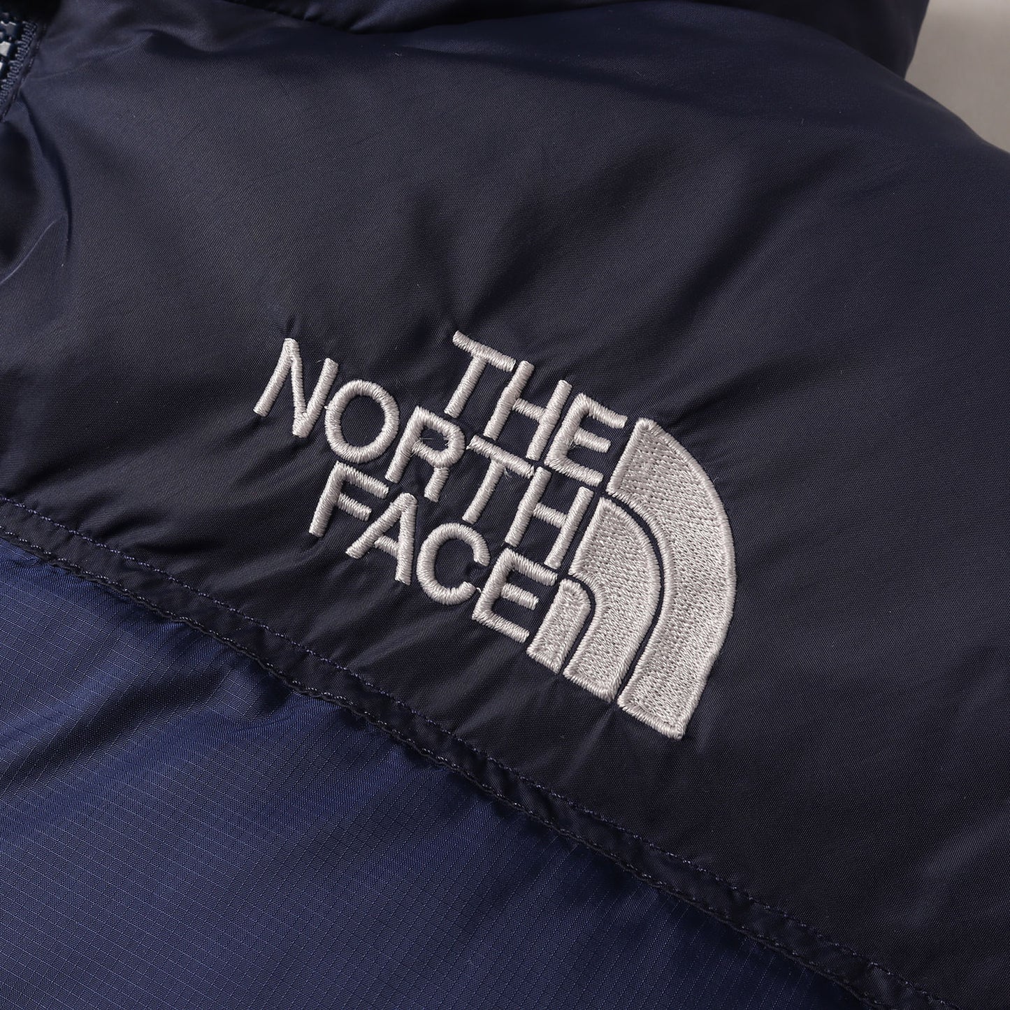 [希少カラー] 90s センターロゴ ヌプシ ダウンジャケット (NUPTSE JACKET)