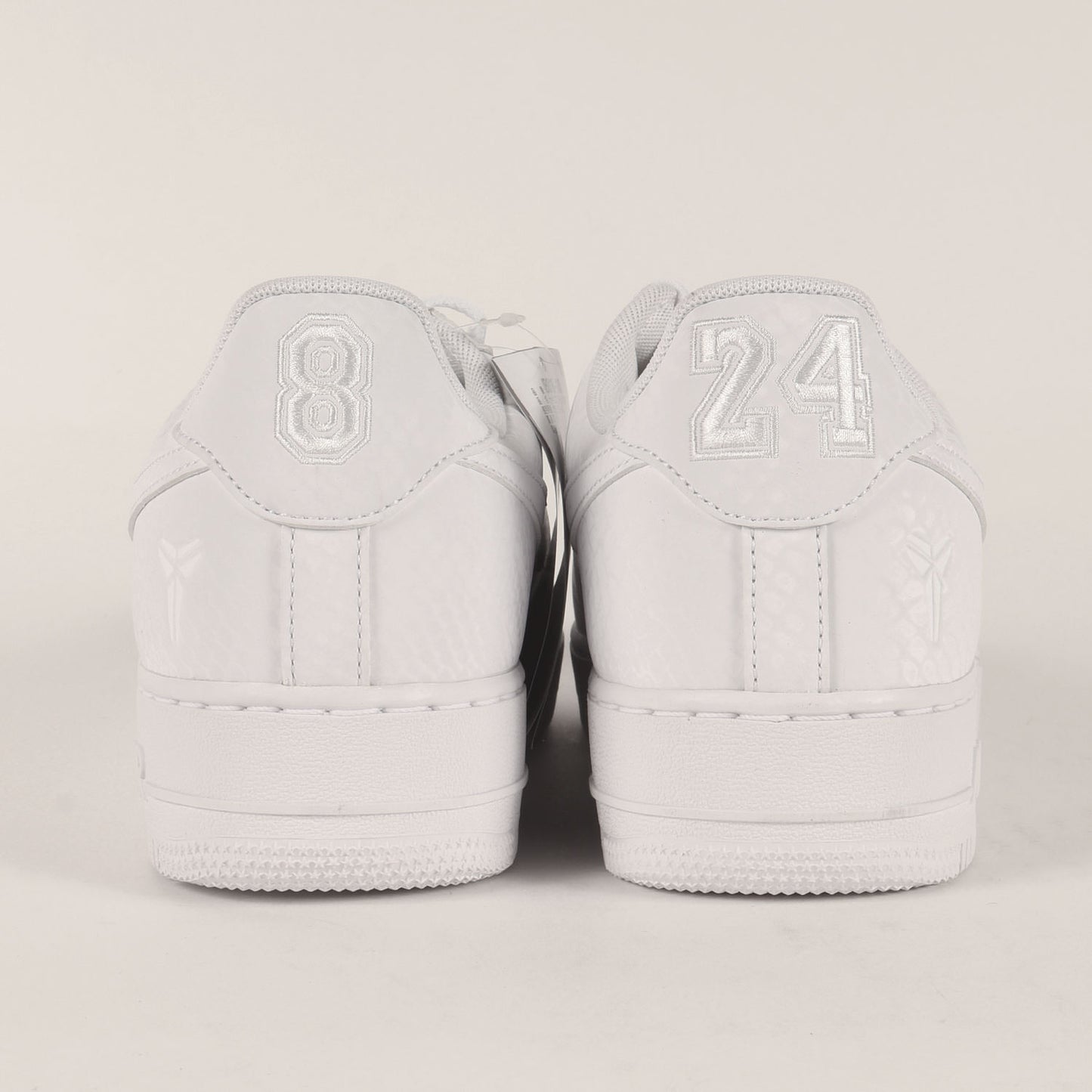 ×Kobe Bryant AIR FORCE 1 LOW (IB0018-100)