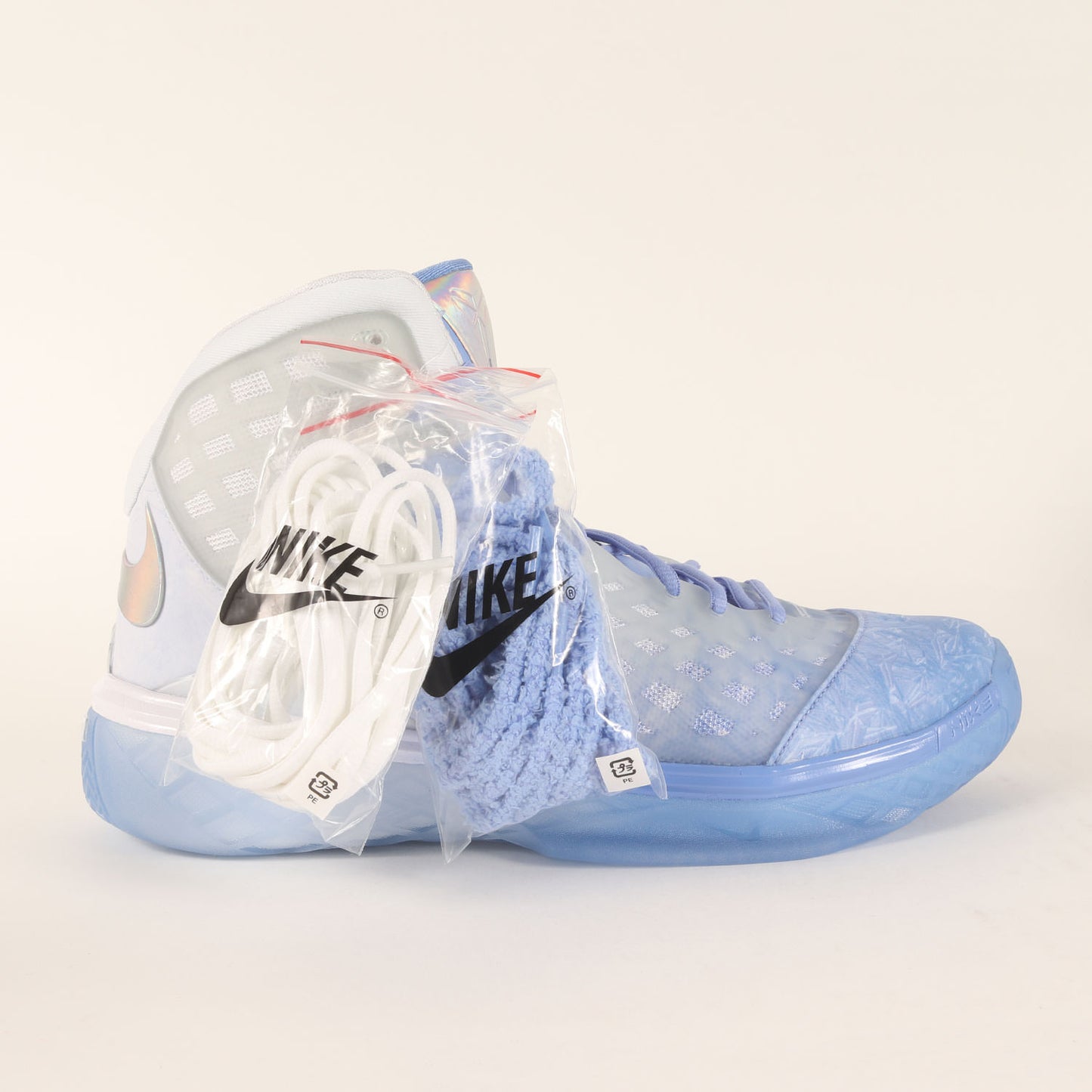 KOBE 3 PROTRO CHRISTMAS (IQ5338-400)