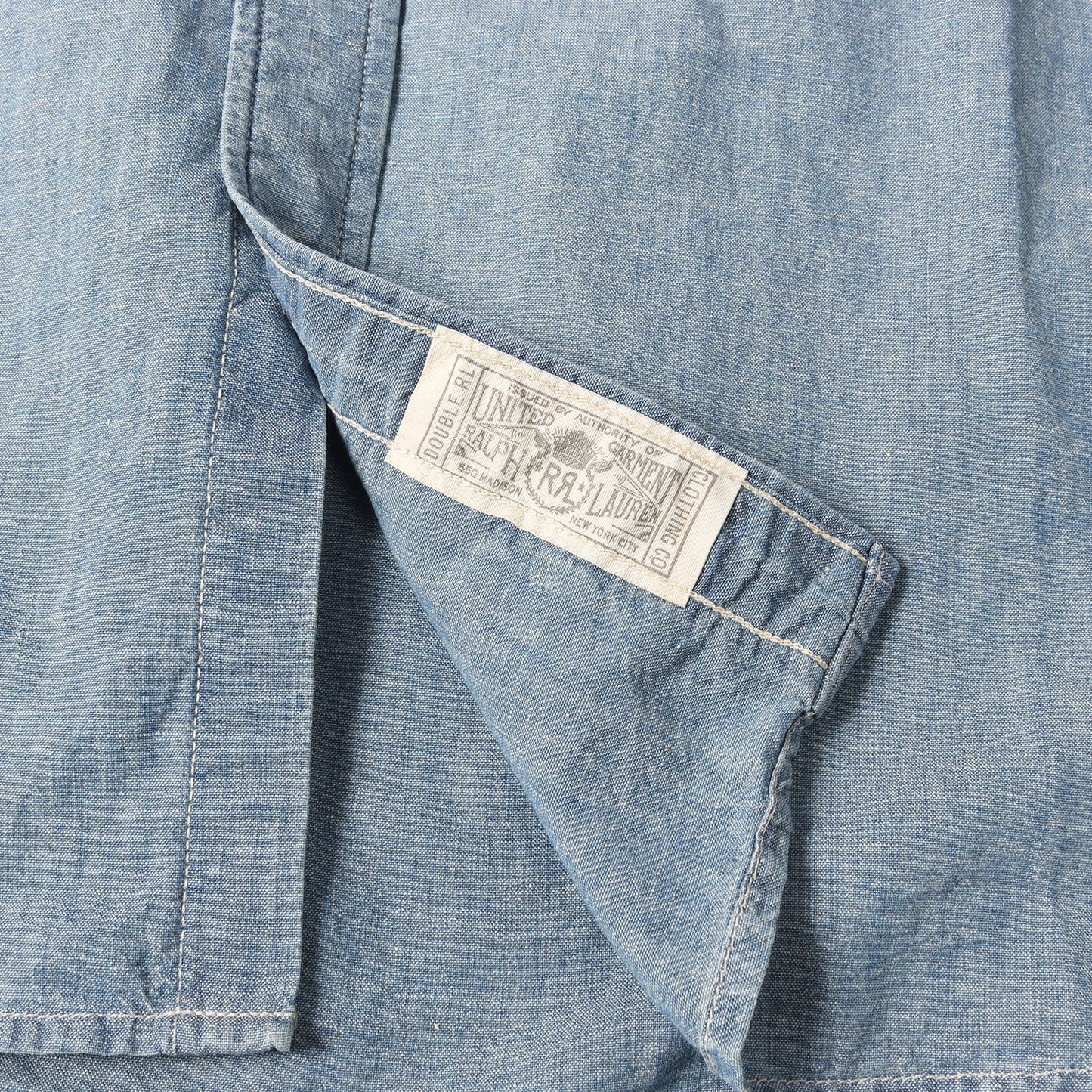 [近年モデル] チェーン刺繍 シャンブレー ワーク ボタンシャツ (Embroidered Indigo Chambray Work Shirt)