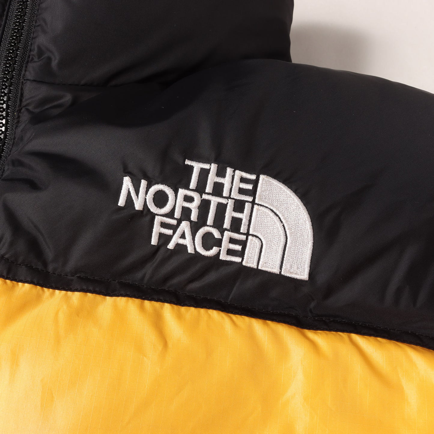 90s ヌプシ ダウンベスト (Nuptse Vest)