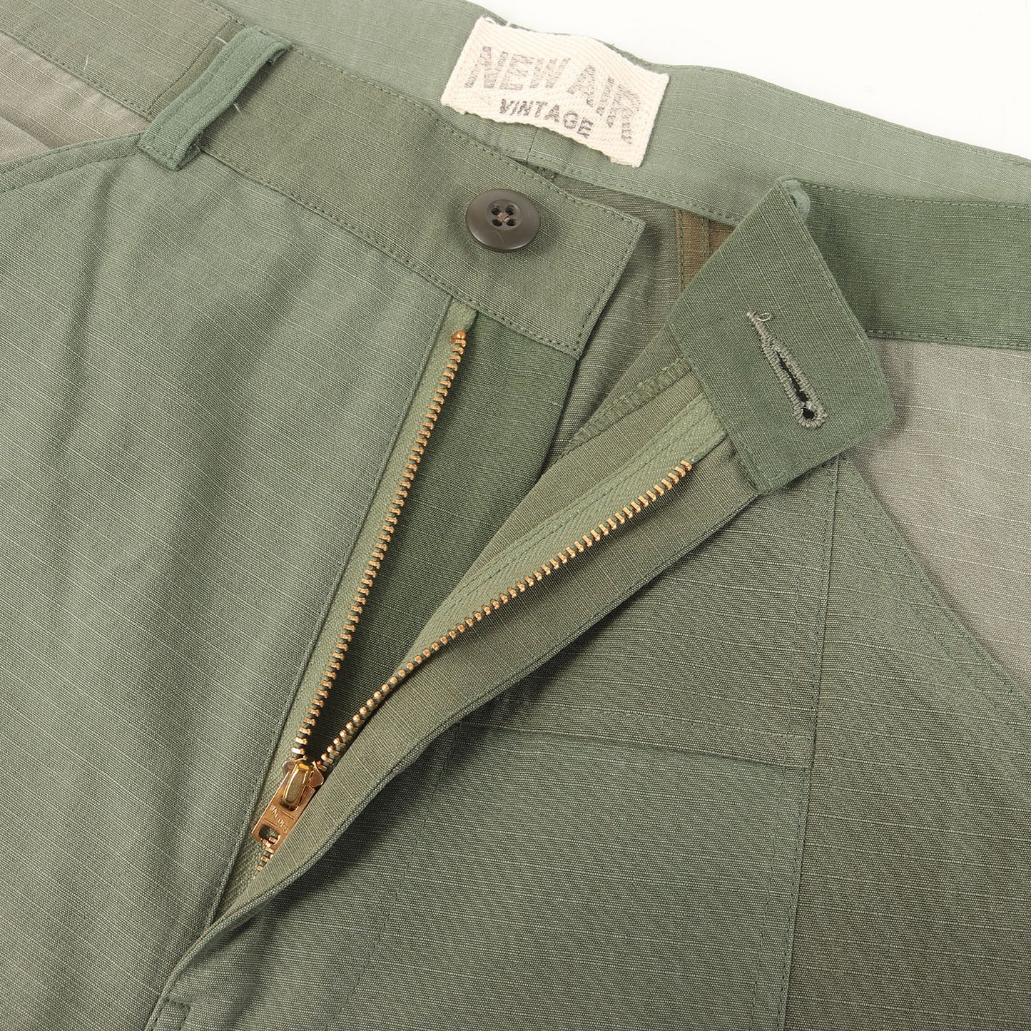 ヴィンテージ 再構築 パッチワーク カーゴショーツ (US ARMY JUNGLE FATIGUE FABRIC PATCHWORK CARGO SHORTS)