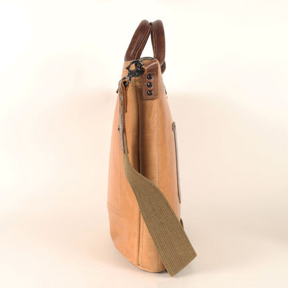 カウハイドレザー 2WAY トートバッグ / ショルダーバッグ (TRAPPER'S CARRYALL)