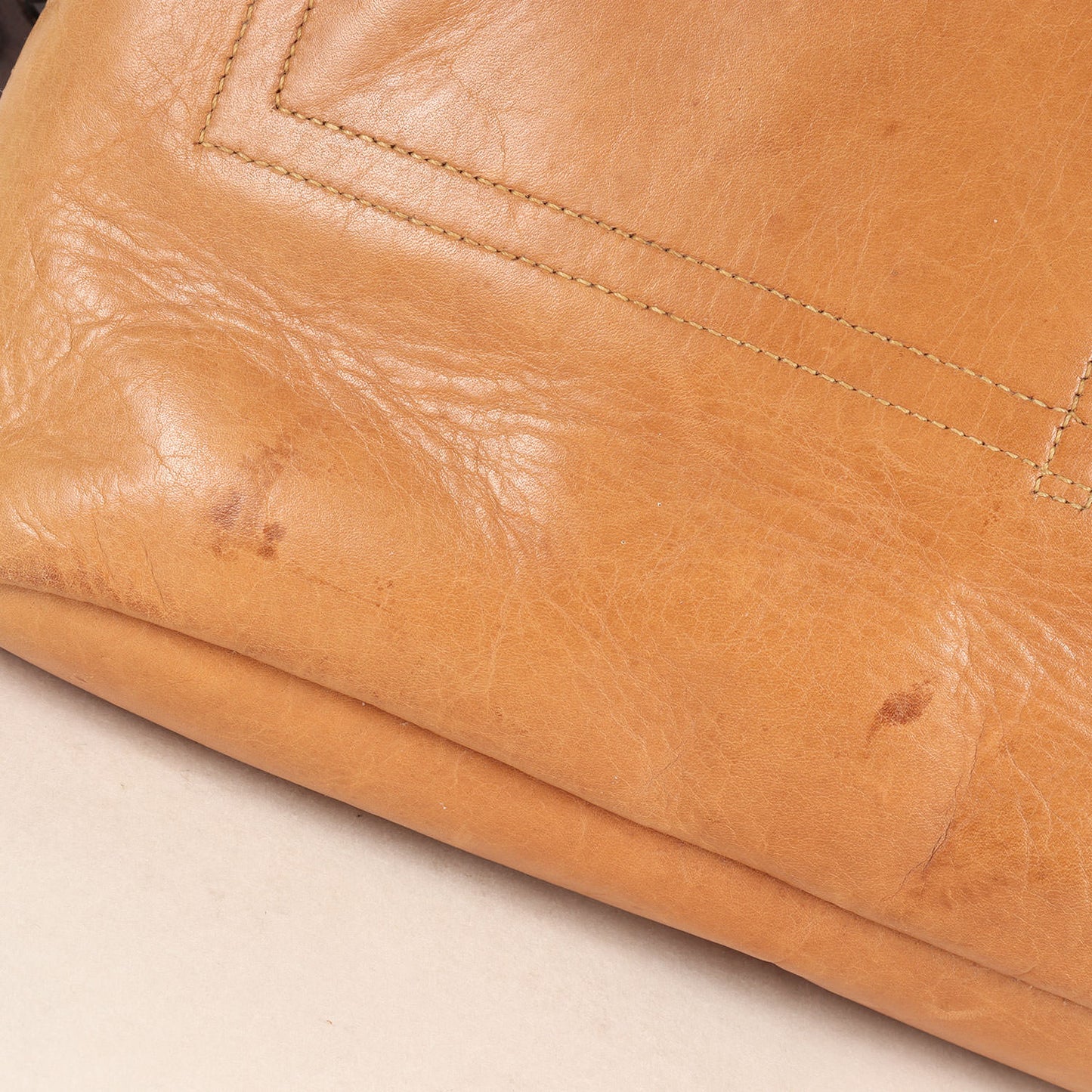 カウハイドレザー 2WAY トートバッグ / ショルダーバッグ (TRAPPER'S CARRYALL)