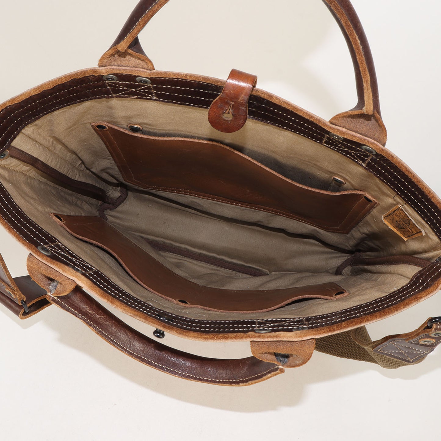 カウハイドレザー 2WAY トートバッグ / ショルダーバッグ (TRAPPER'S CARRYALL)