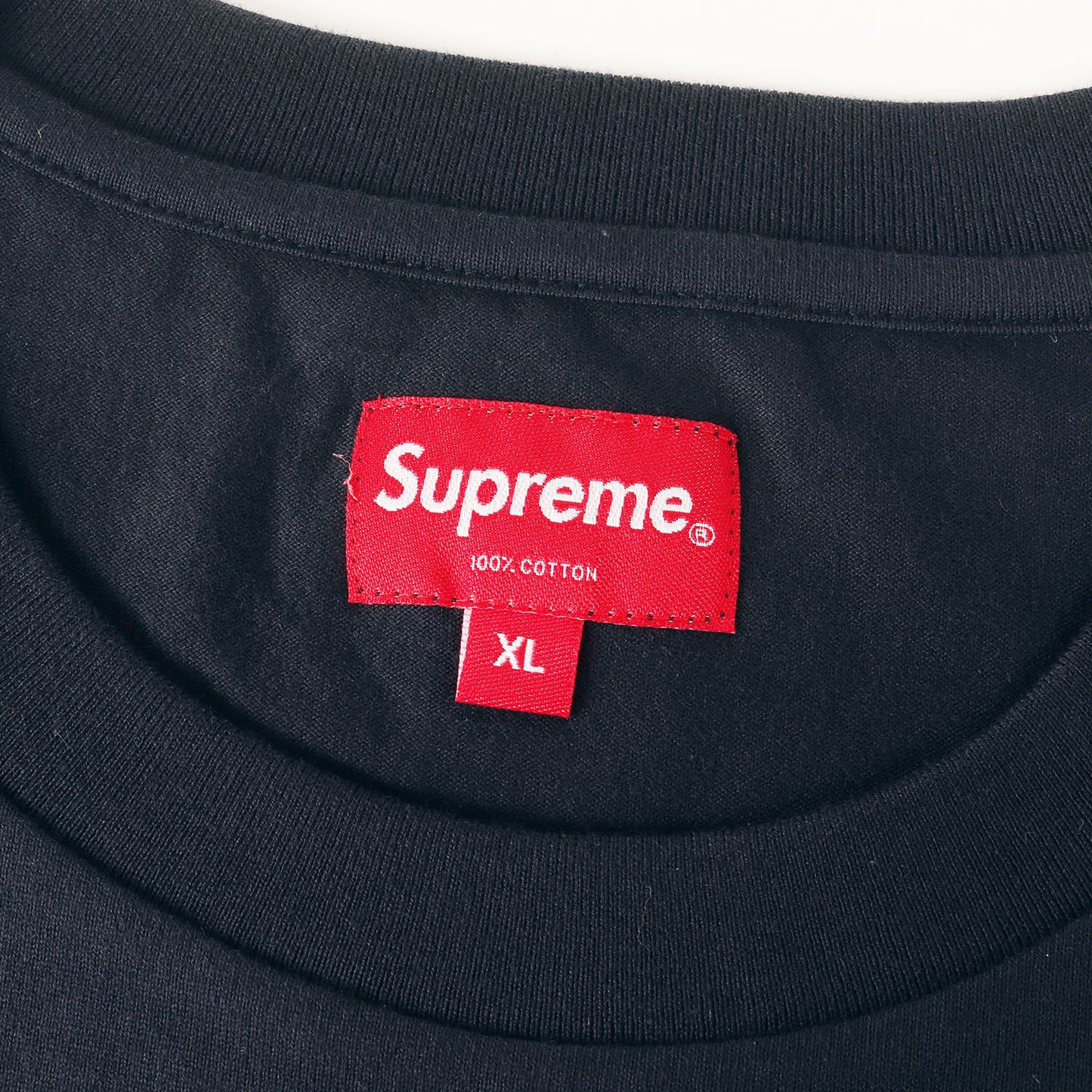 スモールBOXロゴ クルーネック Tシャツ(Small Box Tee)