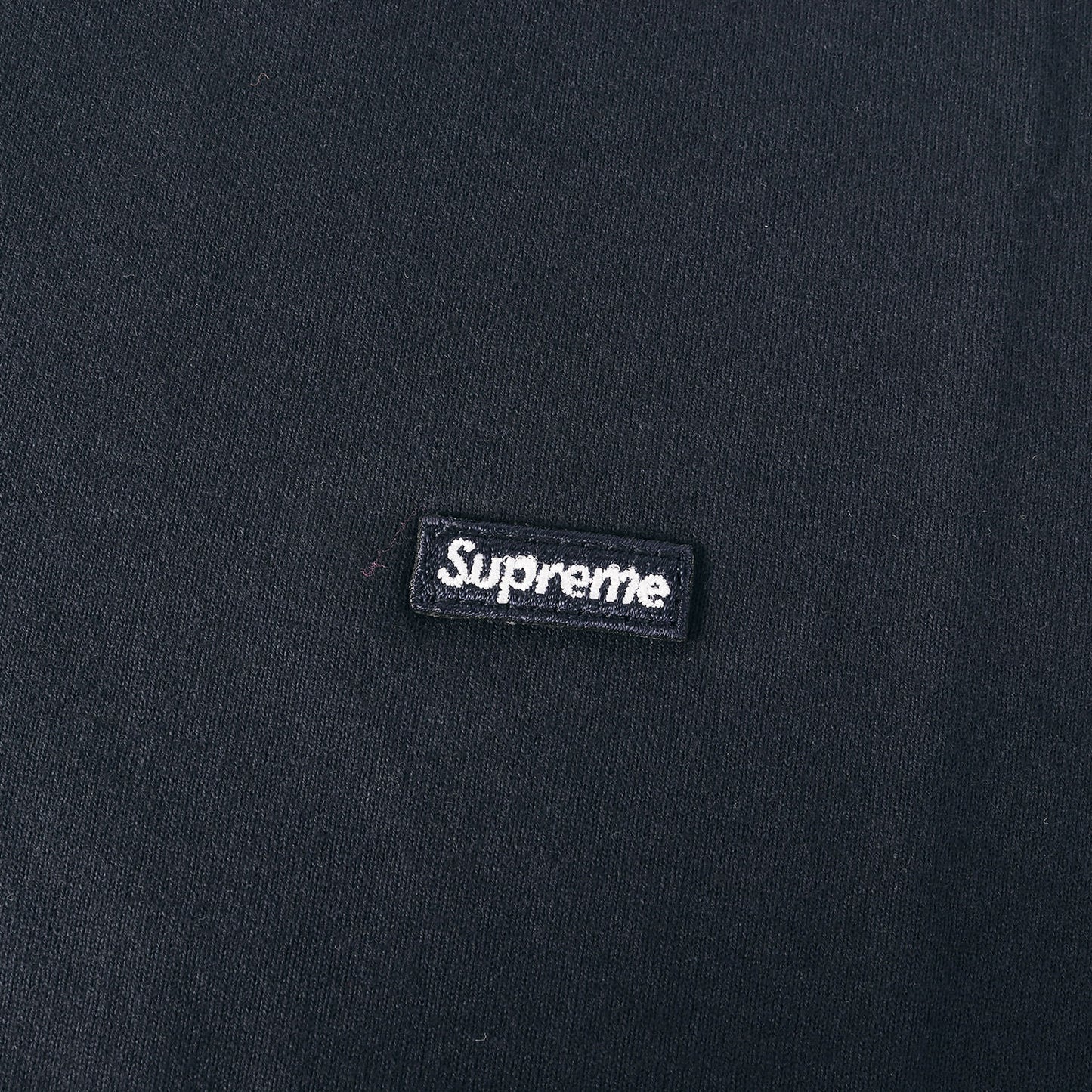 スモールBOXロゴ クルーネック Tシャツ(Small Box Tee)