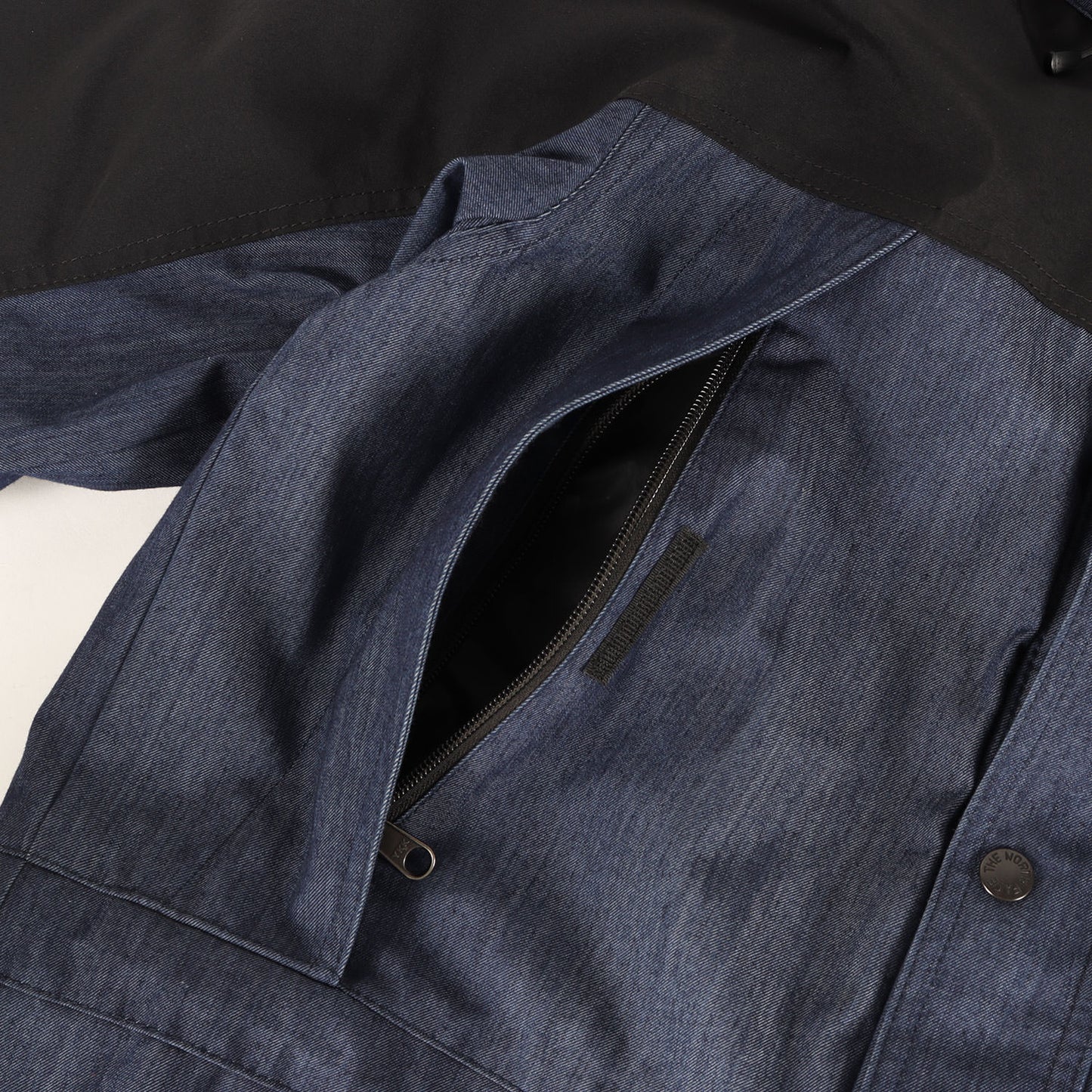 GORE-TEX INFINIUM マウンテンライト デニム ジャケット (Mountain Light Denim Jacket)