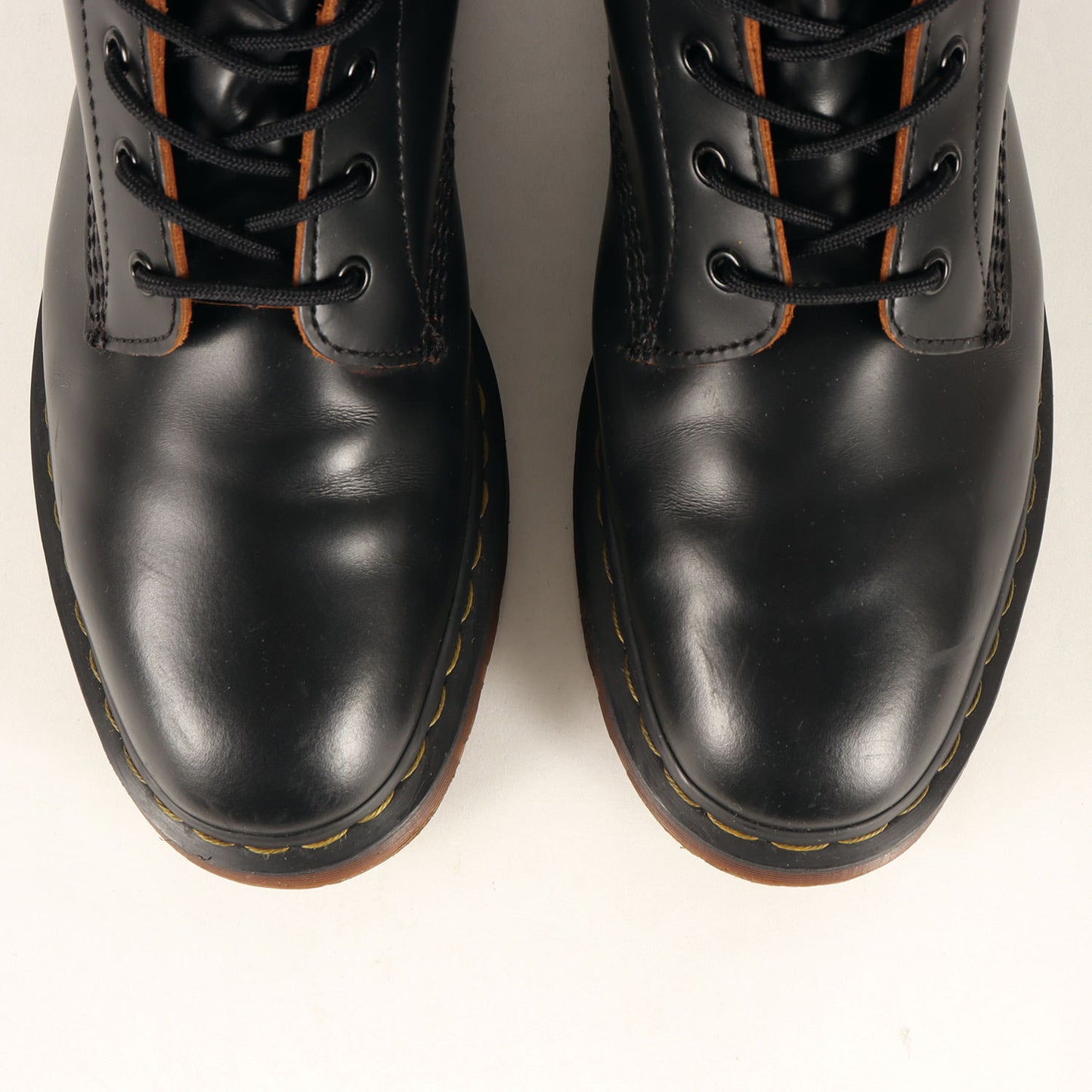 ×Dr. Martens 6ホール レザーブーツ(6-Eye Boot)