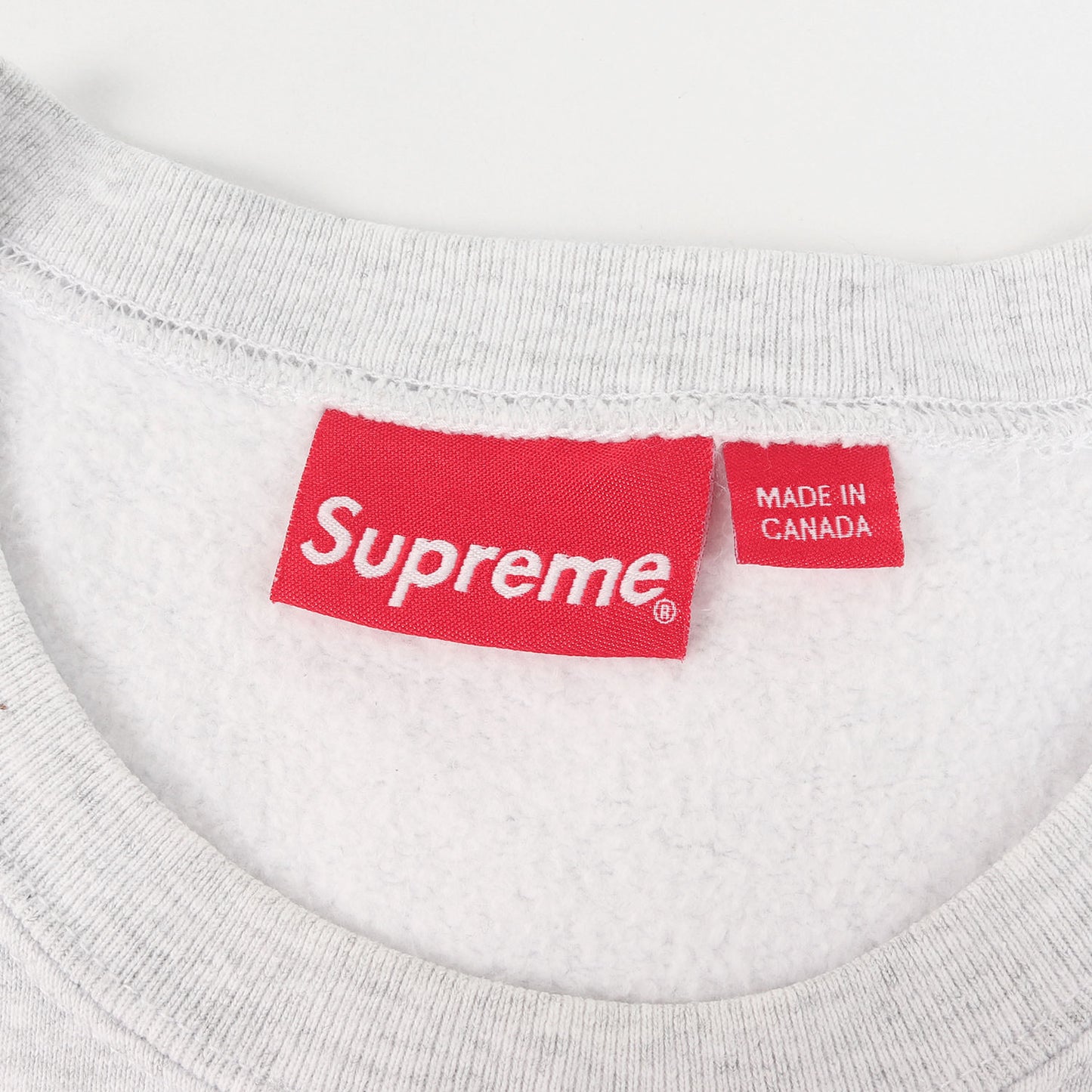 スモールBOXロゴ クルーネック スウェット(Small Box Crewneck)