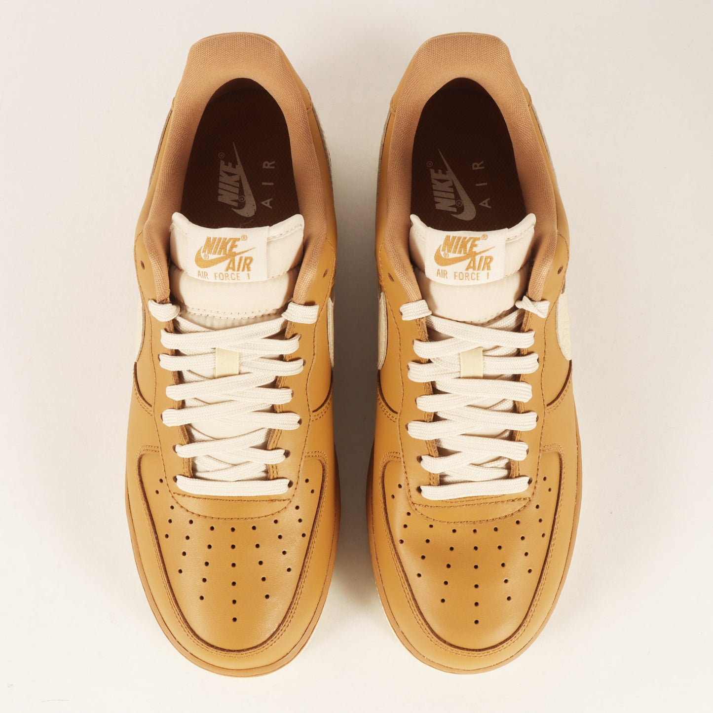 AIR FORCE 1 07 LV8 (823511-703)