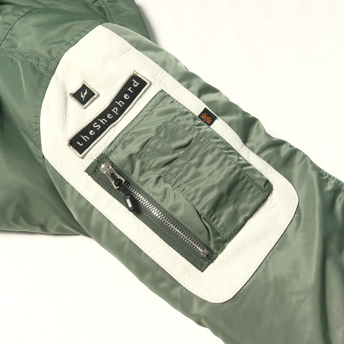 the Shepherd ×fragment design ×ALPHA 袖レザー MA-1 ボンバージャケット