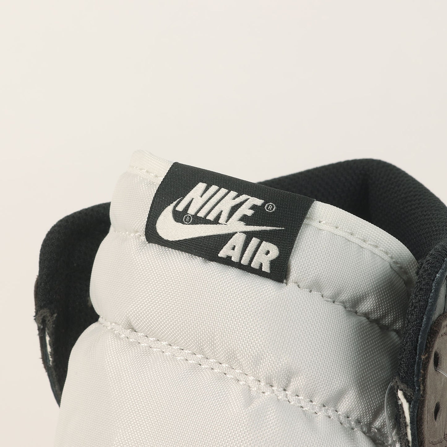 AIR JORDAN 1 RETRO HIGH OG DARK MOCHA (555088-105)