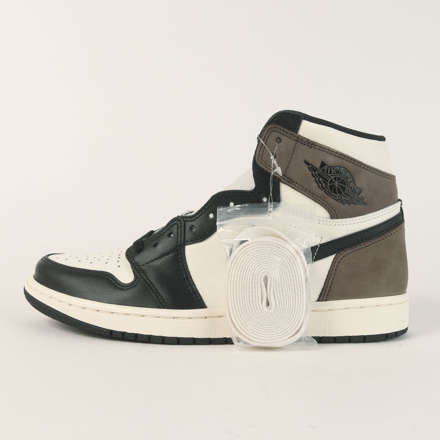 AIR JORDAN 1 RETRO HIGH OG DARK MOCHA (555088-105)