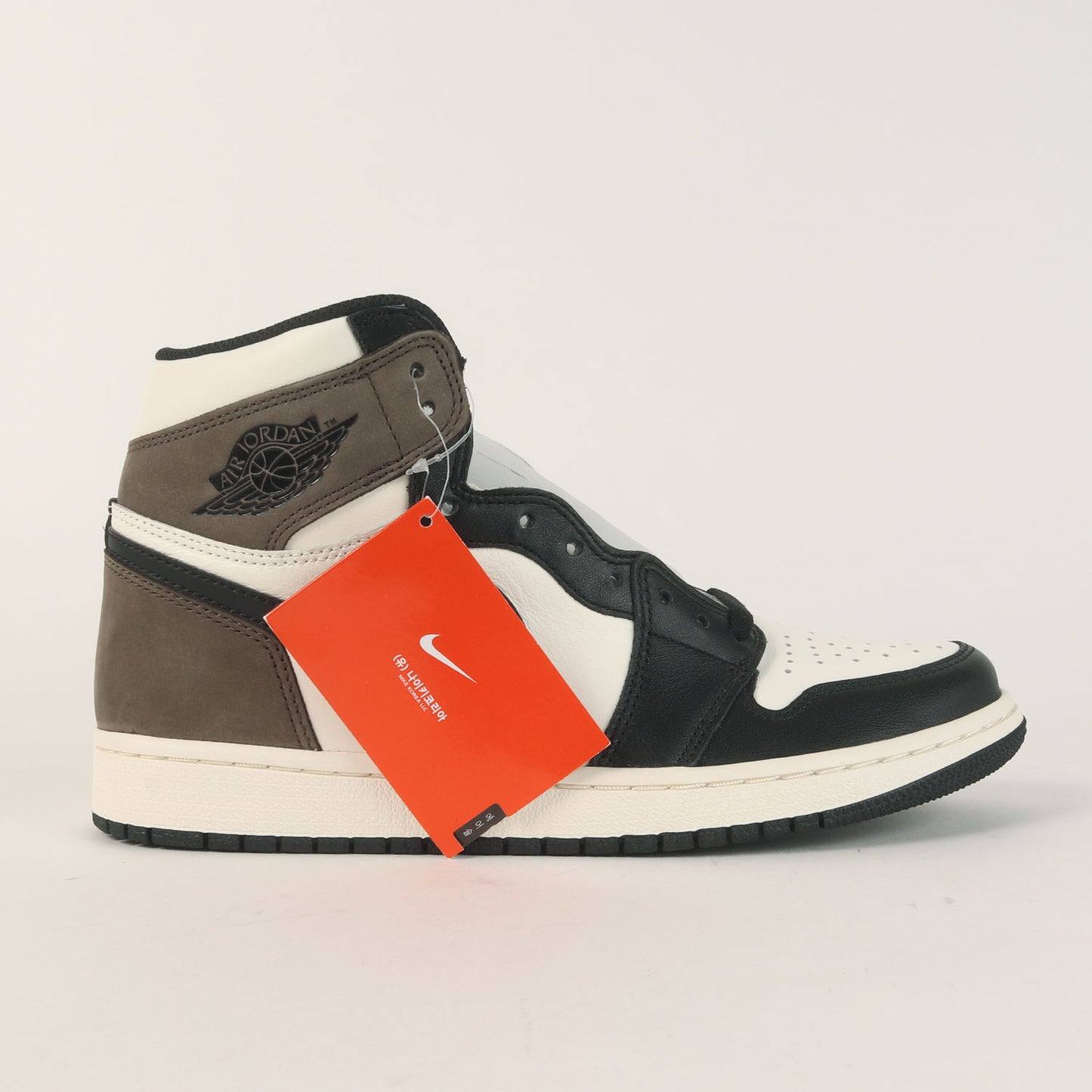 AIR JORDAN 1 RETRO HIGH OG DARK MOCHA (555088-105)