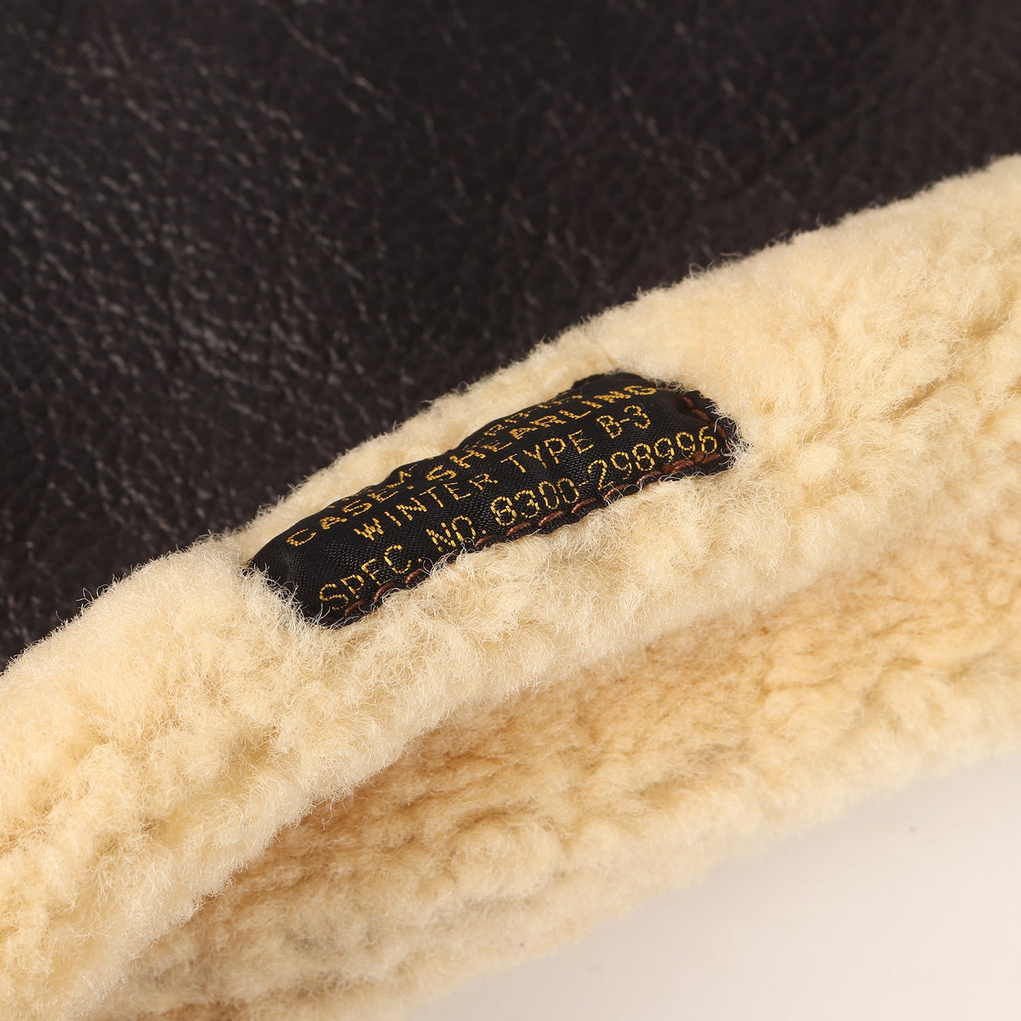 シープムートン メディアポーチ / クラッチバッグ (SHEARLING MEDIA CASE)