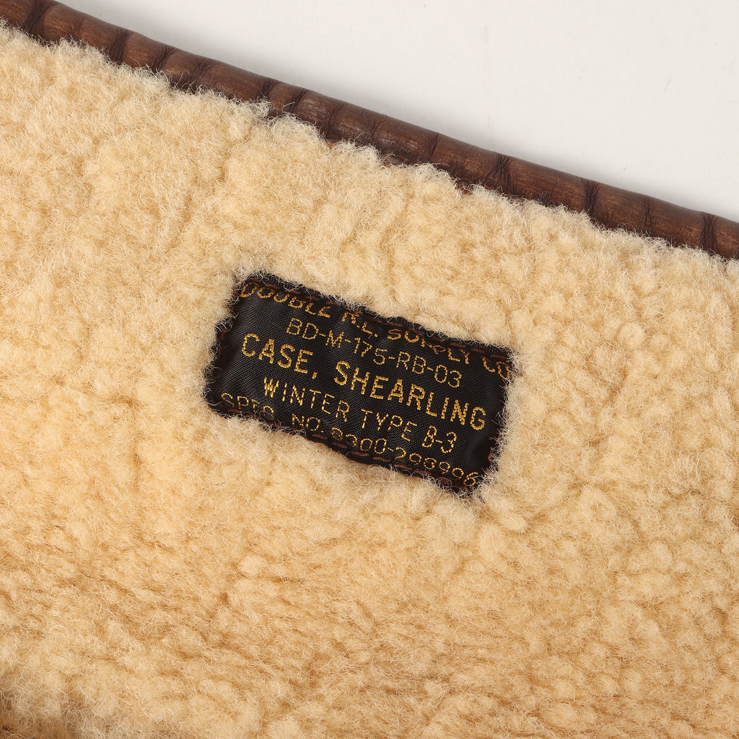 シープムートン メディアポーチ / クラッチバッグ (SHEARLING MEDIA CASE)