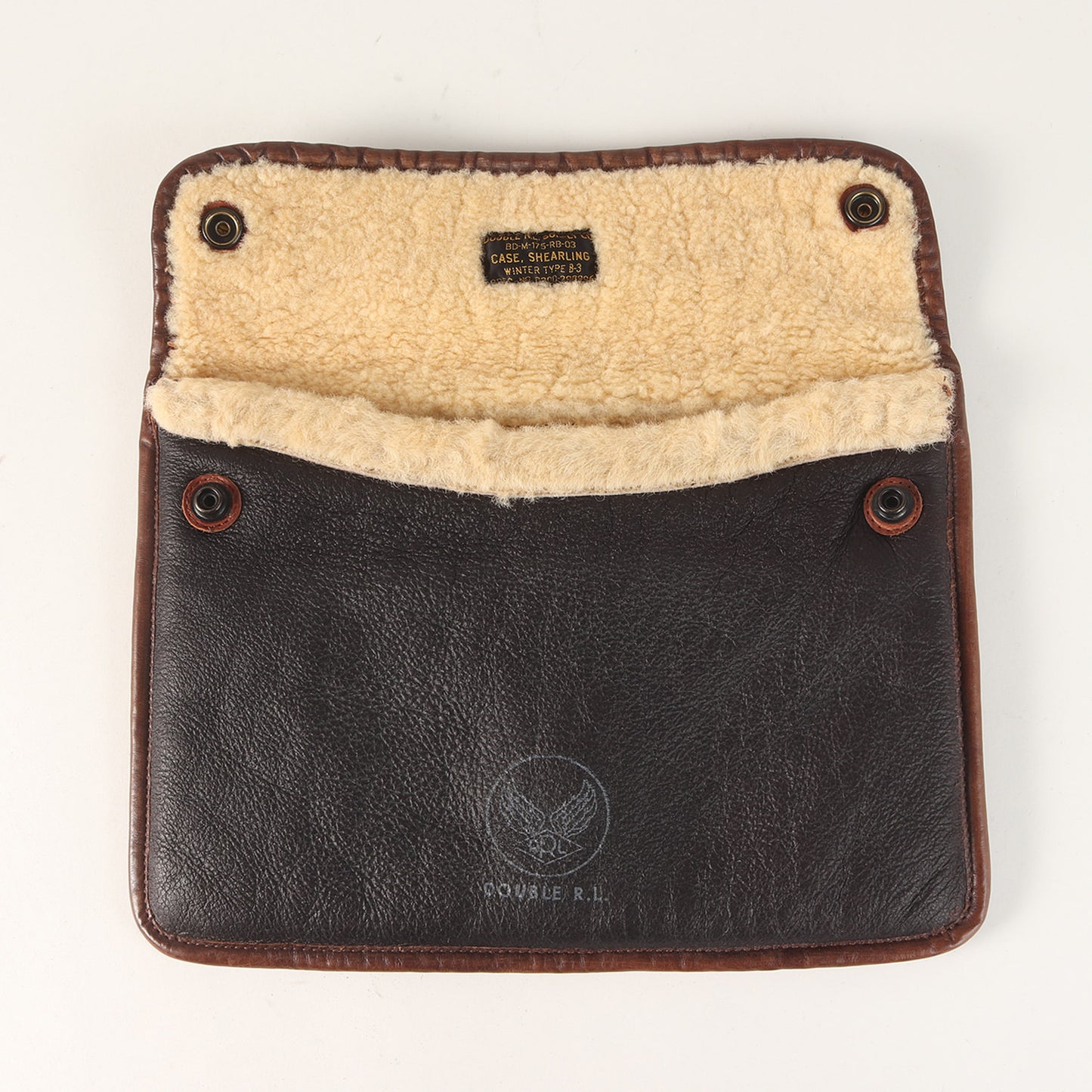 シープムートン メディアポーチ / クラッチバッグ (SHEARLING MEDIA CASE)