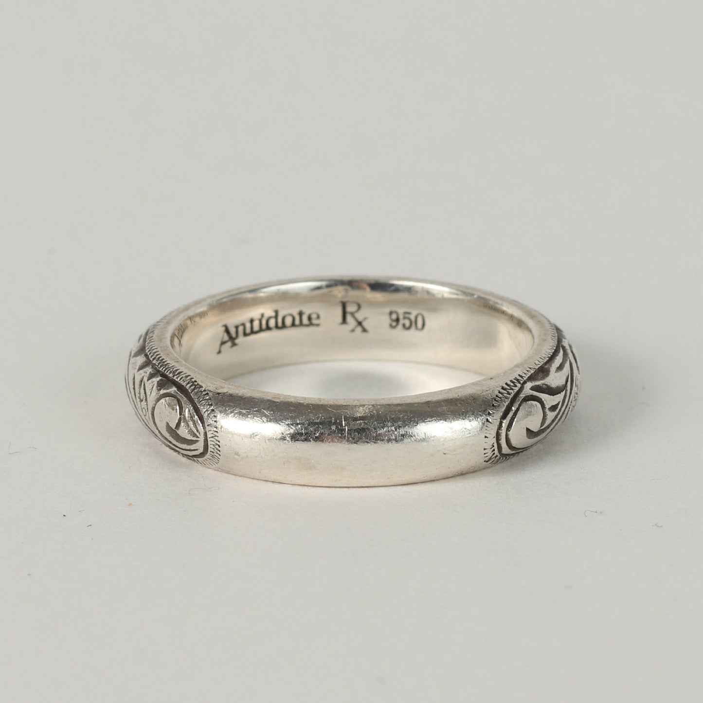 イングレイヴド ラウンド リング(Engraved Round Ring)