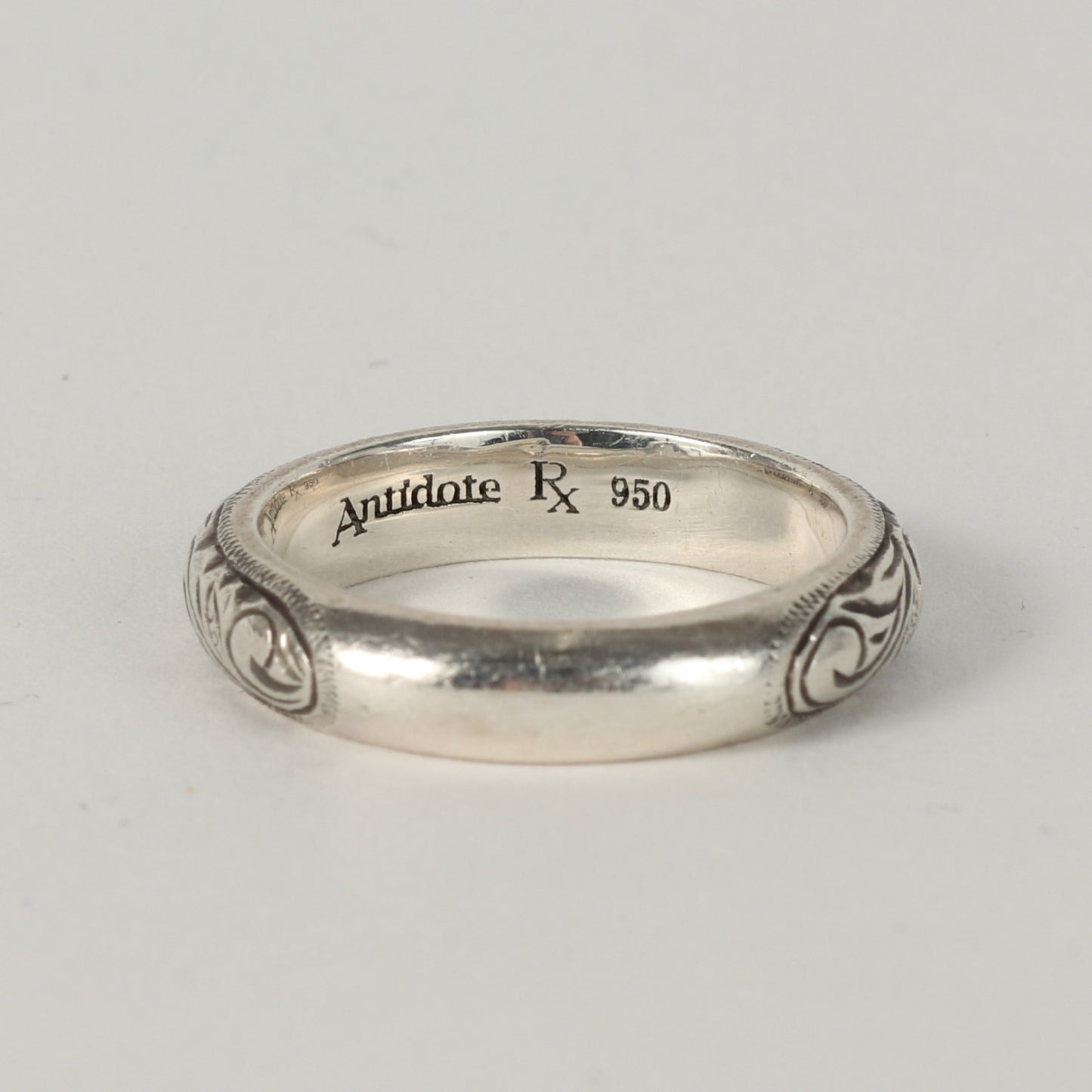 イングレイヴド ラウンド リング(Engraved Round Ring)