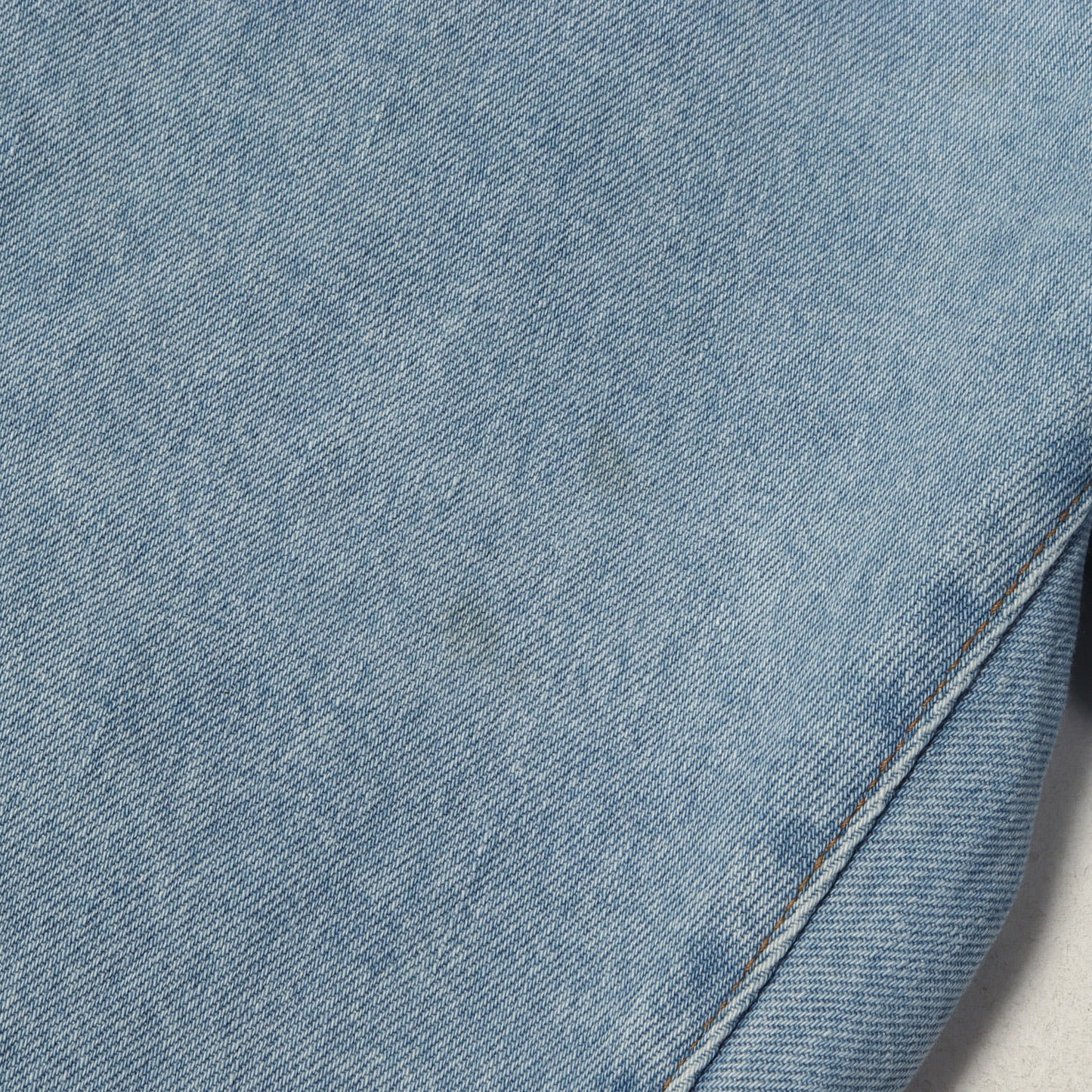 ストーンウォッシュ加工 スリム デニムパンツ (Stone Washed Slim Jean)
