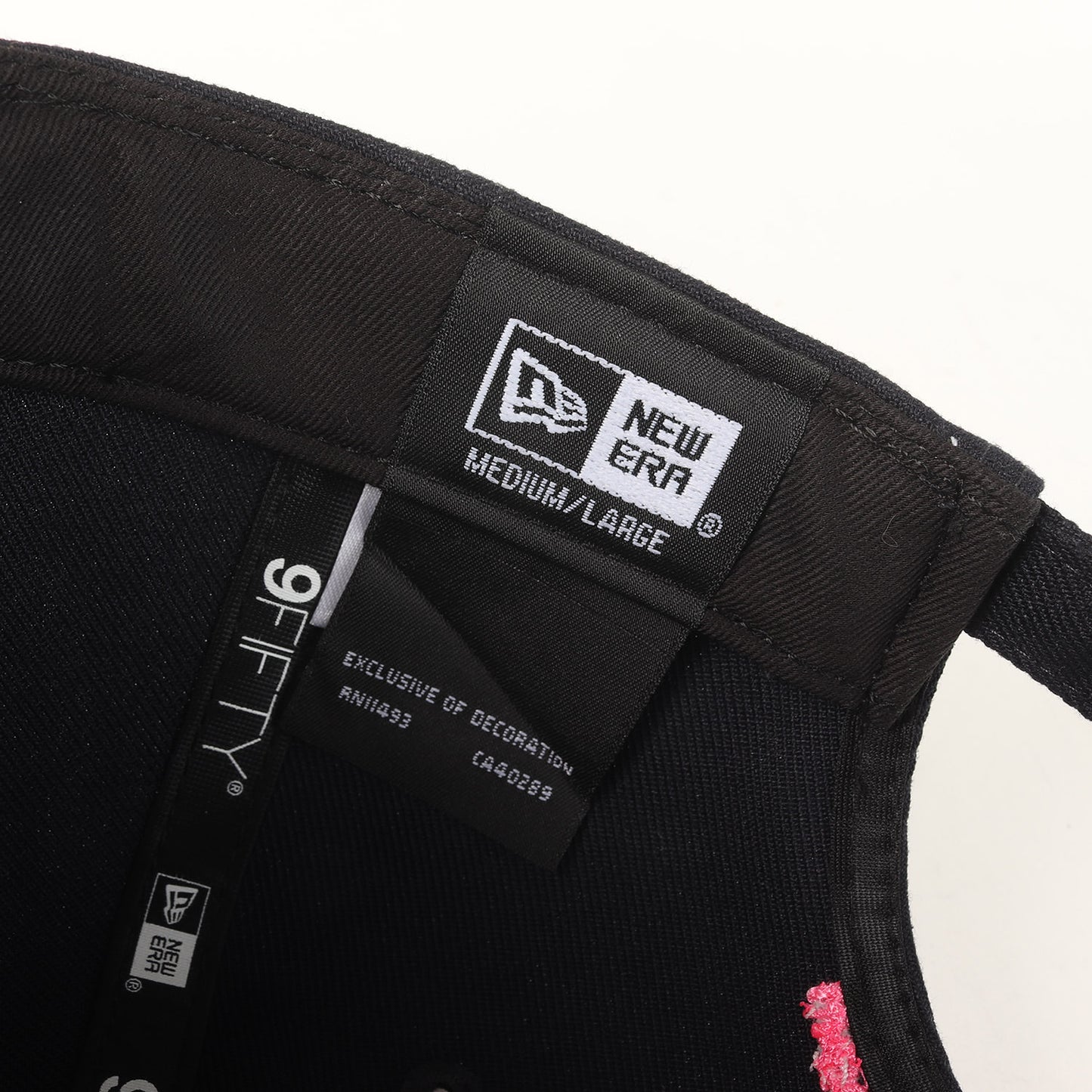 26SS ×NEW ERA UEロゴ ベースボールキャップ(UE 9FIFTY CAP)