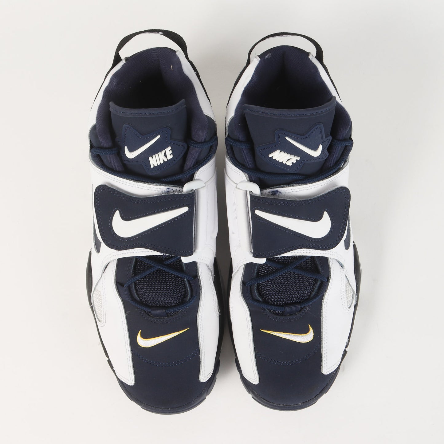 AIR BARRAGE MID (AT7847-101)