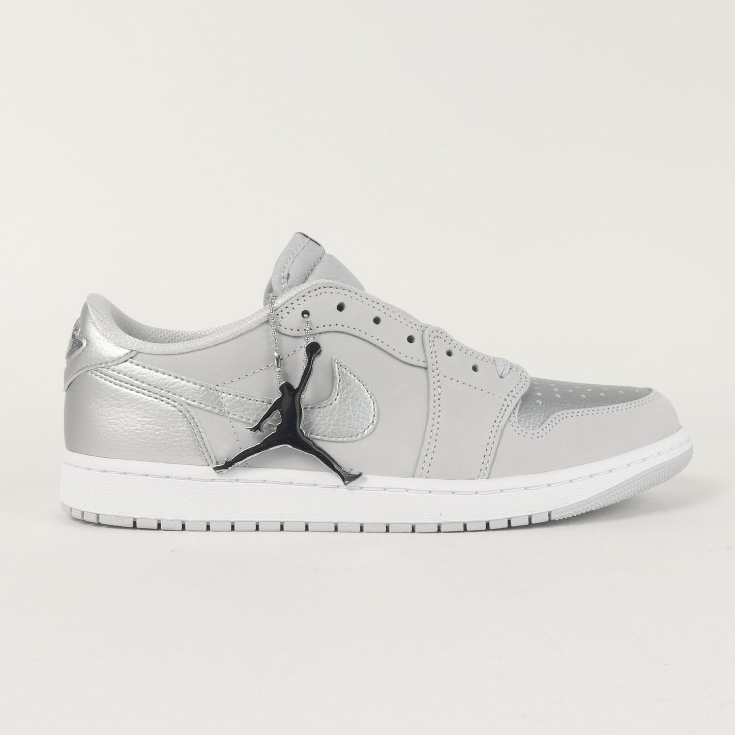 WOF 1周年記念 500足限定 AIR JORDAN 1 RETRO LOW OG ブリーフケース付き(HM0365-002)