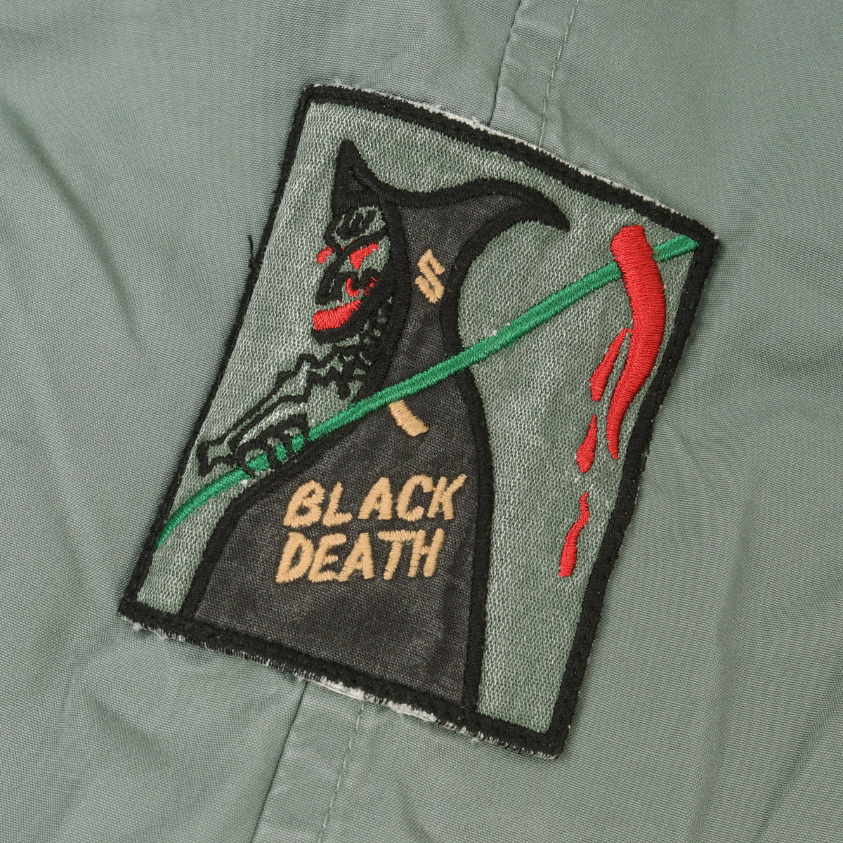 パッチ付き コットン トレンチコート(Black Death Trench Coat)