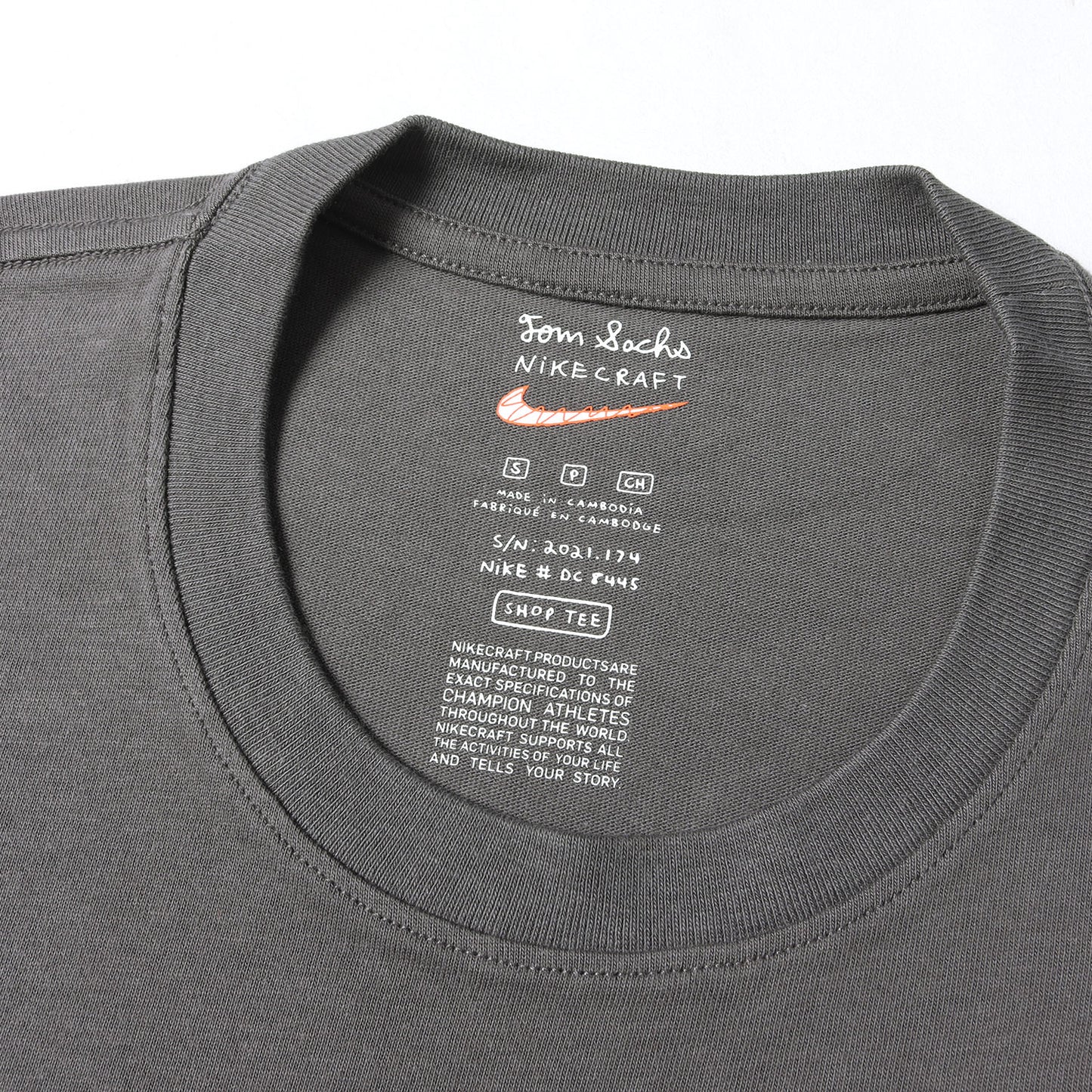25AW ×Tom Sachs Nikecraft I.S.R.U ワッペン付き Tシャツ(Uniform Shop T-Shirt)