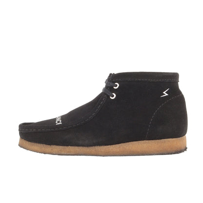 22AW ×Clarks スウェード ワラビー ブーツ (Wallabee Boots)