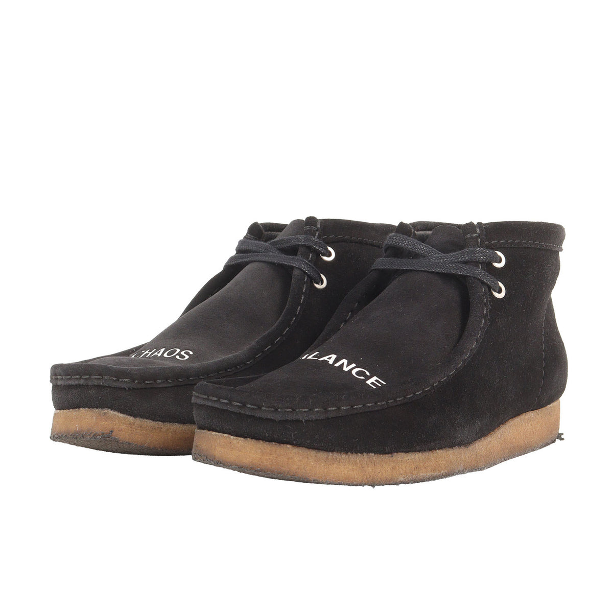 22AW ×Clarks スウェード ワラビー ブーツ (Wallabee Boots)