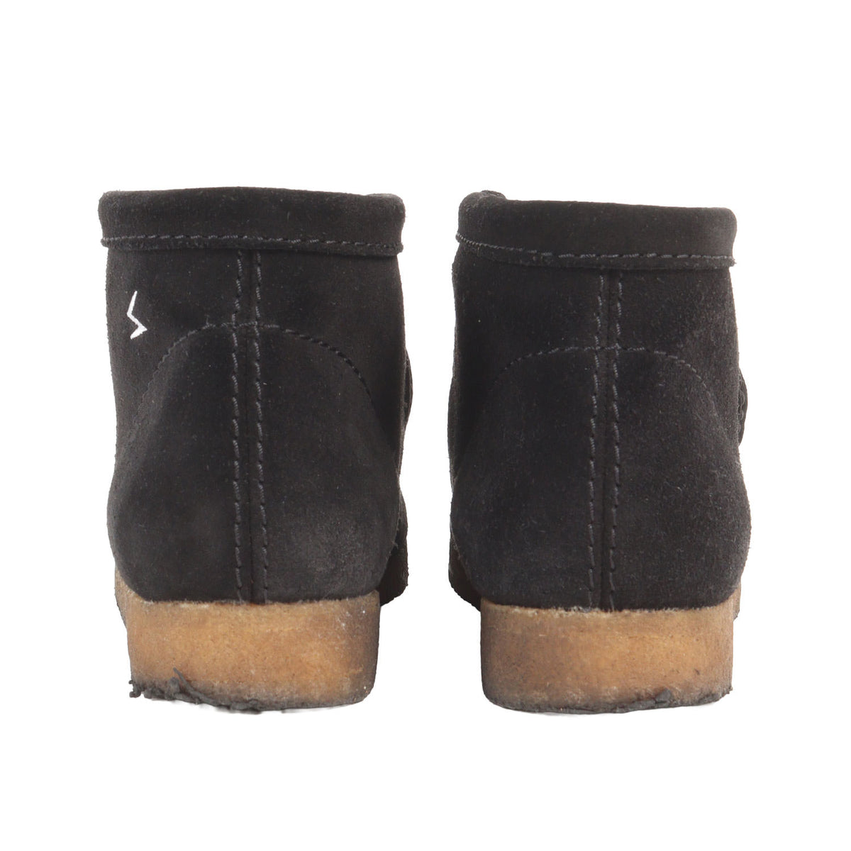 22AW ×Clarks スウェード ワラビー ブーツ (Wallabee Boots)