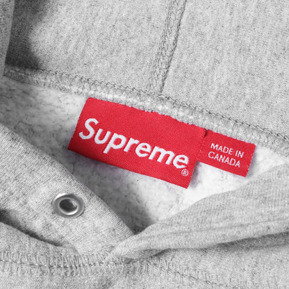 21SS ×KAWS チョーク BOXロゴ スウェットパーカー(Chalk Logo Hooded Sweatshirt)