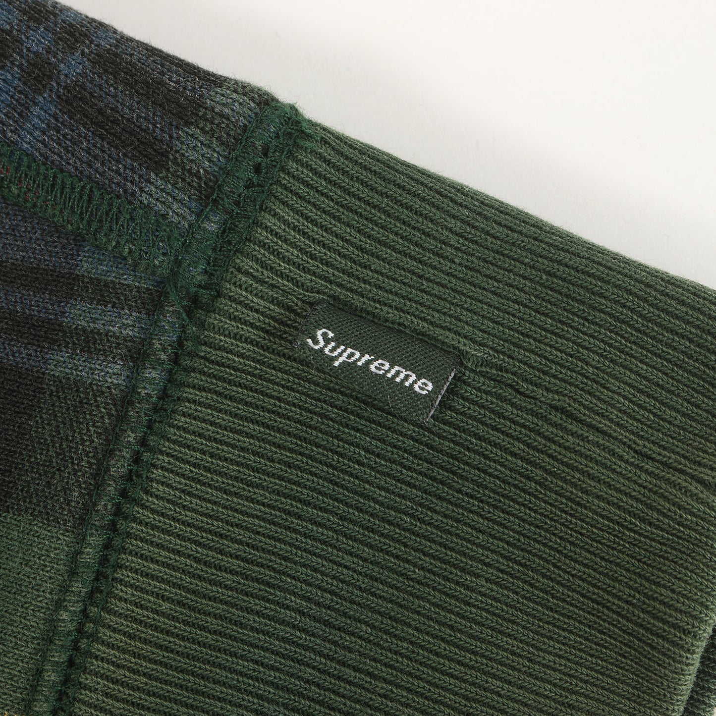 00s エンブレム刺繍 タータンチェック スウェットパーカー(Plaid Crest hoody)