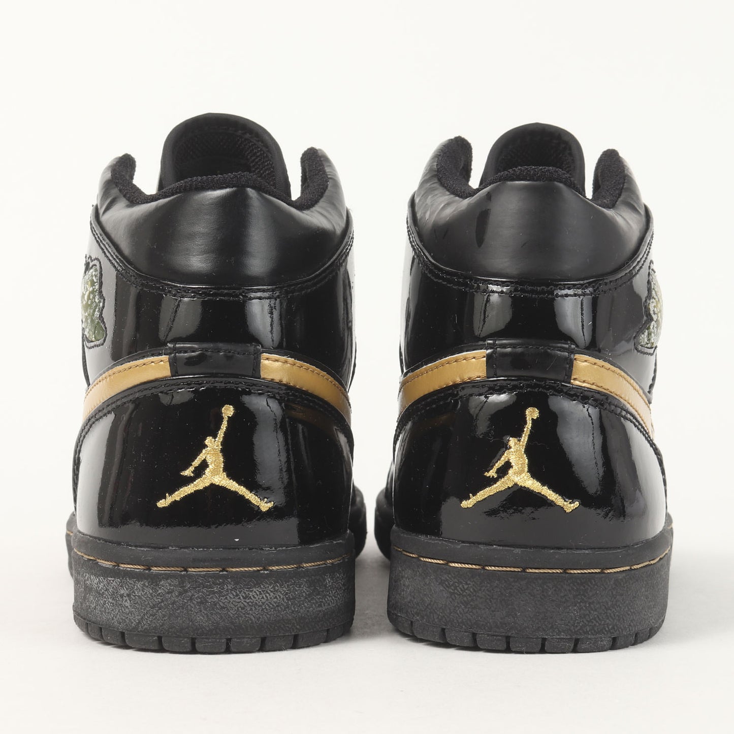 AIR JORDAN 1 RETRO PATENT METALLIC GOLD (2003年製 / 136085-070)